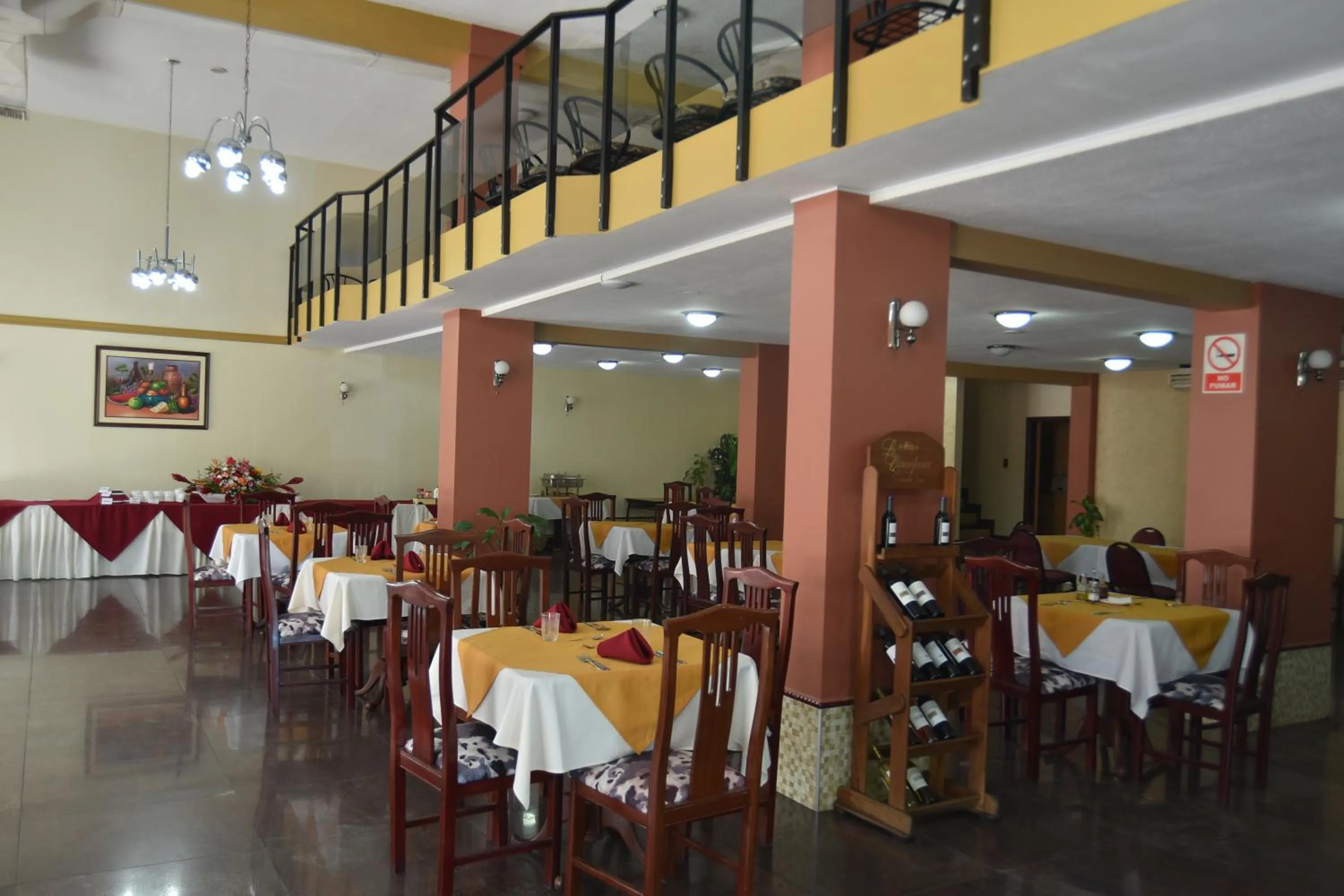 Restaurant/places to eat in Hotel Continental Park