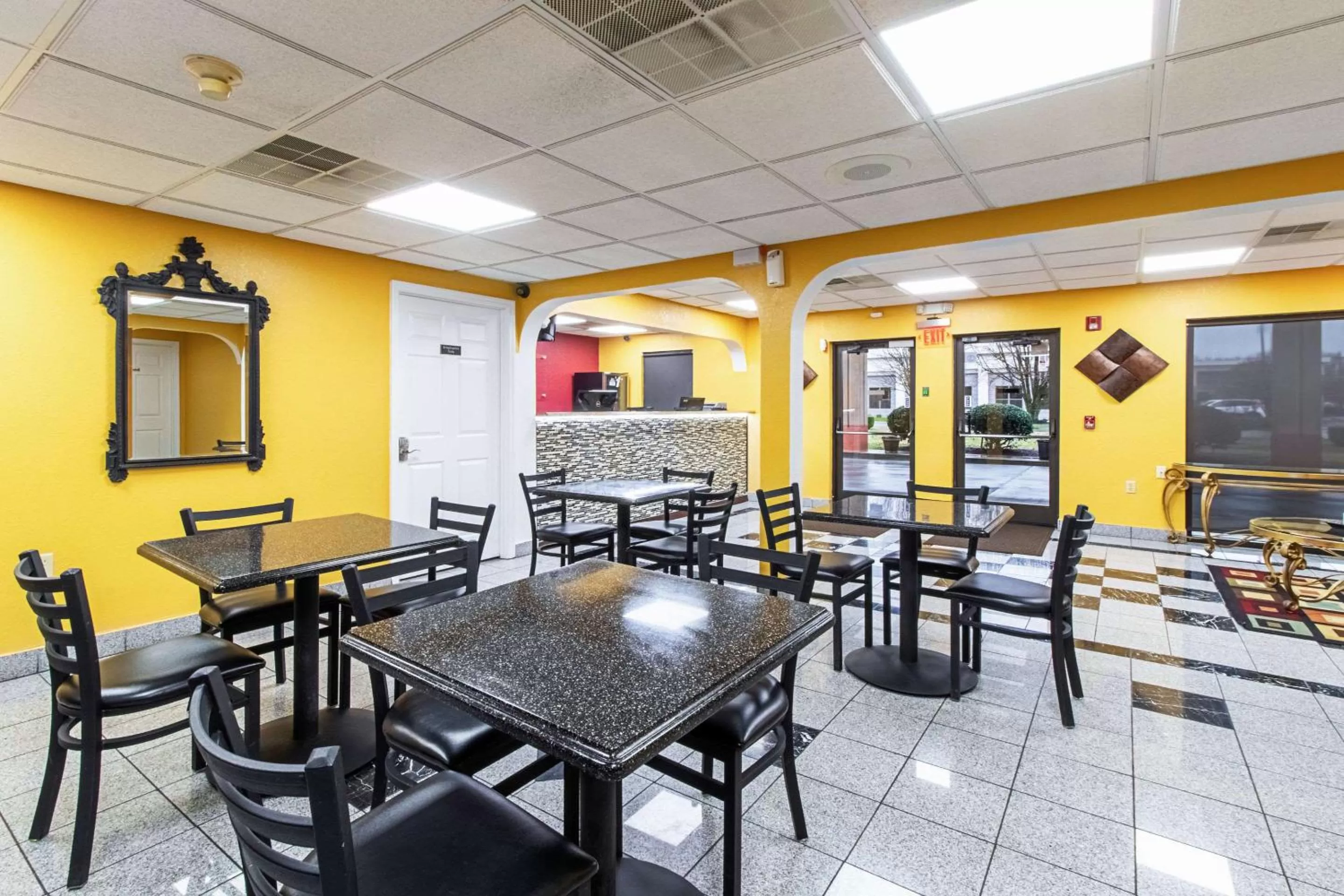 Restaurant/places to eat in Quality Inn & Suites Dickson