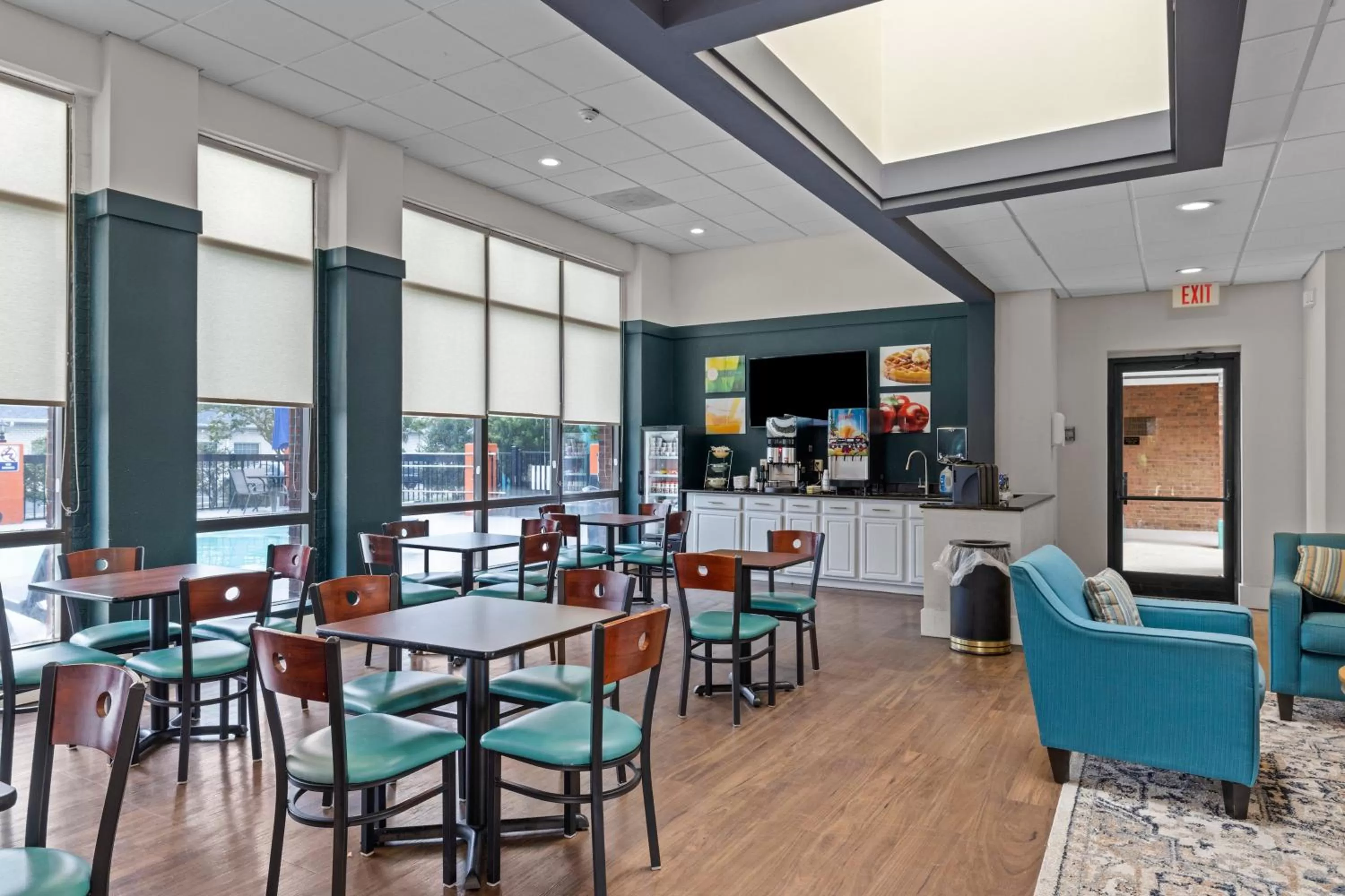 Breakfast in Garnet Inn & Suites, Morehead City near Atlantic Beach