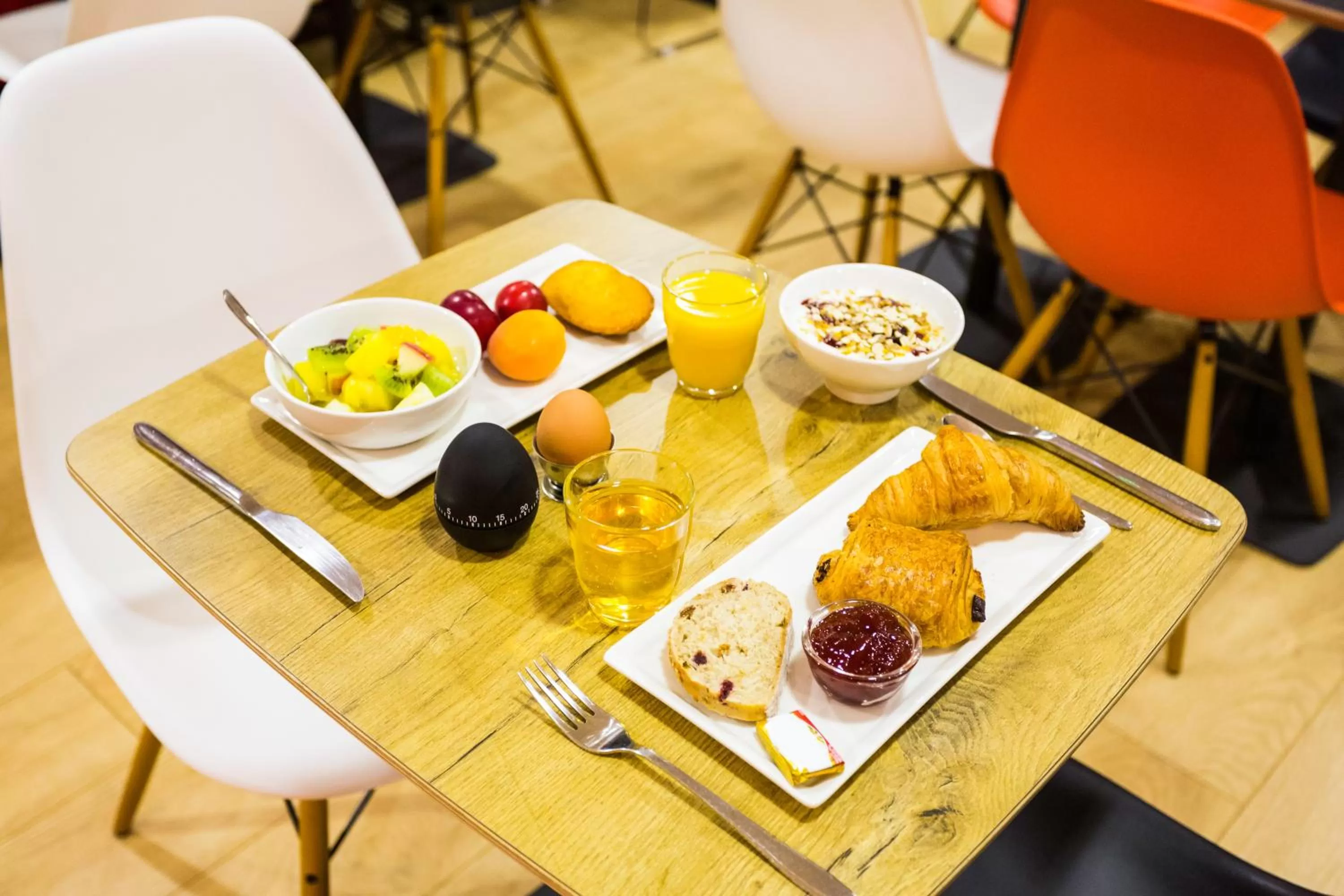 Food and drinks in ibis Bordeaux Centre Gare Saint Jean Euratlantique