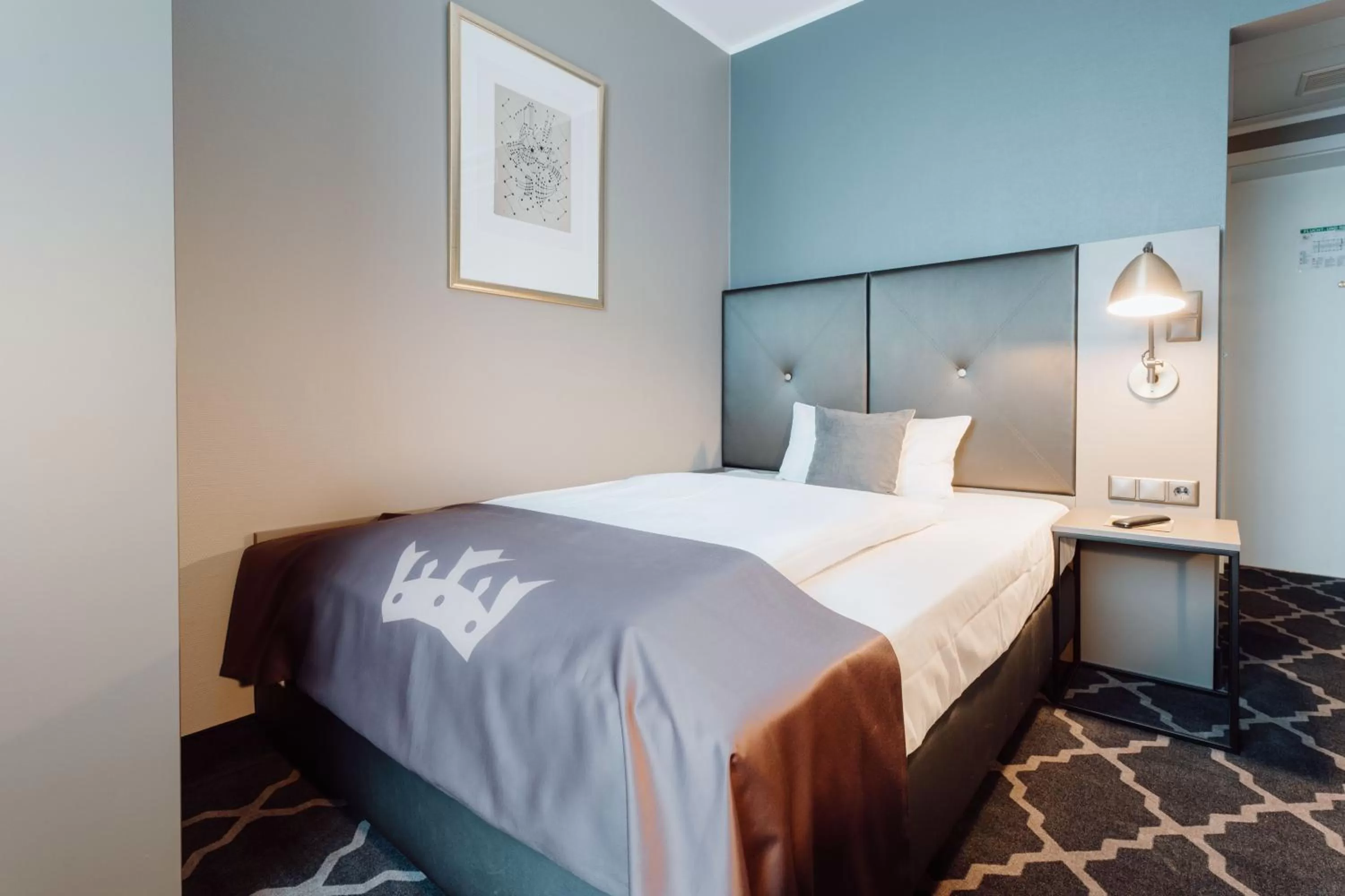 Photo of the whole room, Bed in Hotel Kaiserhof