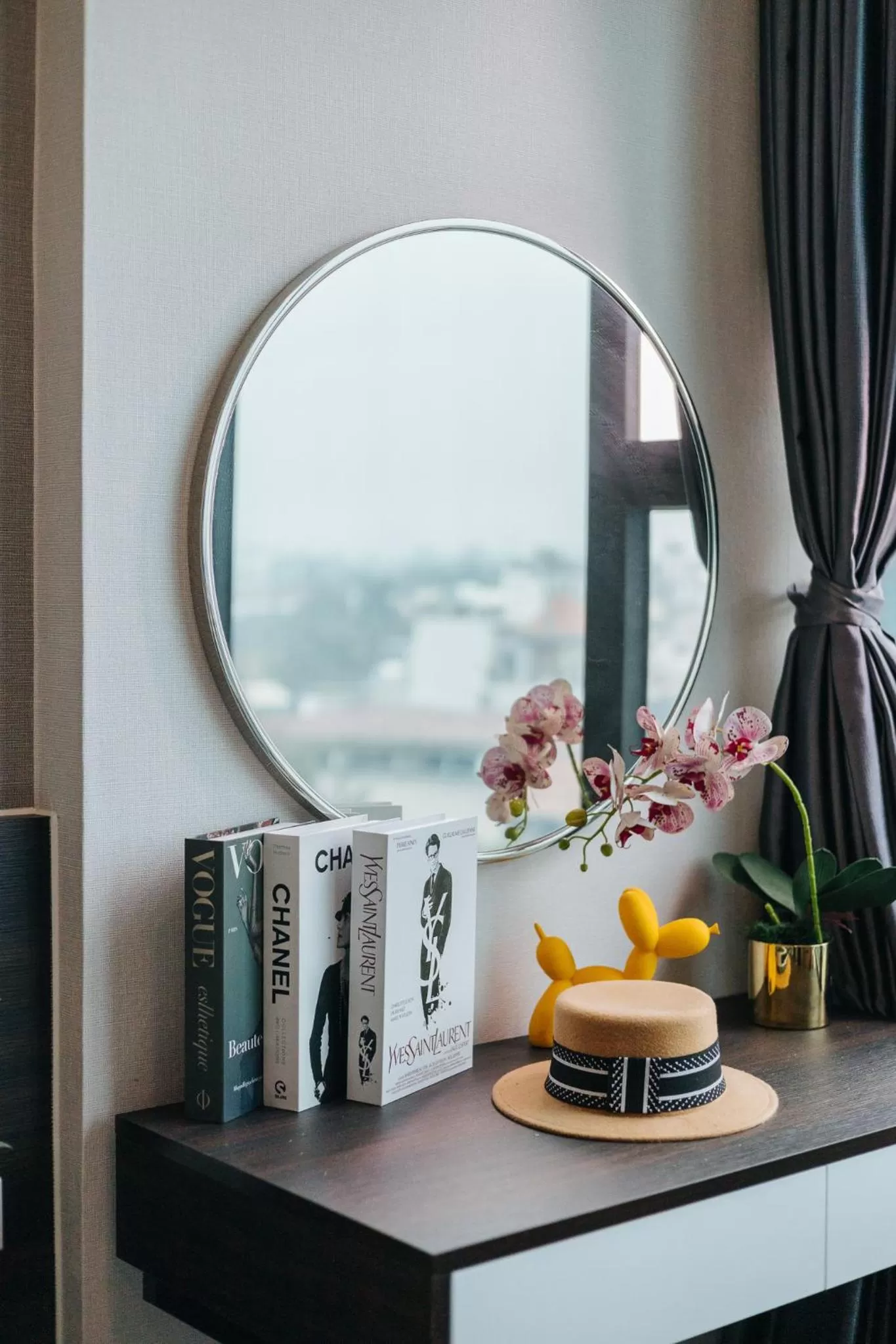 Decorative detail in Ivy Hotel & Apartment