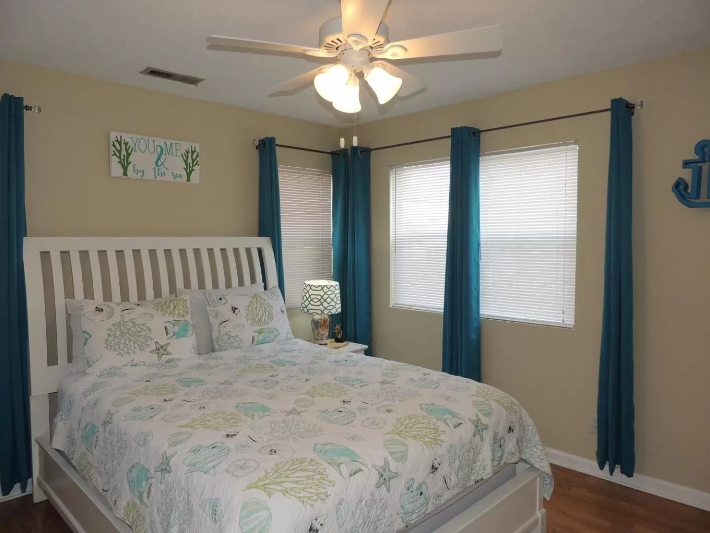 Bedroom, Bed in Beach Vacation Condos South