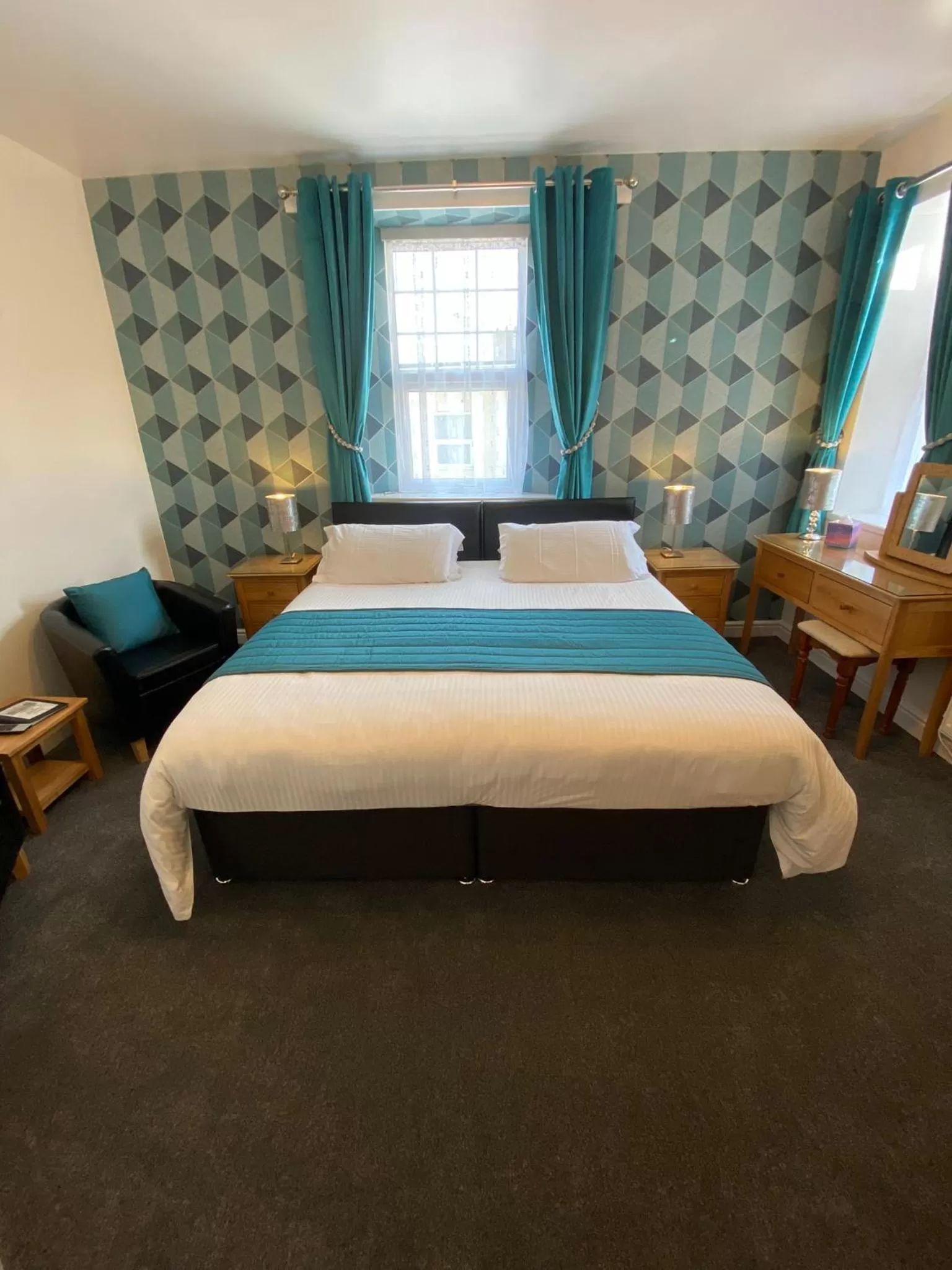 Photo of the whole room, Bed in Paignton Court