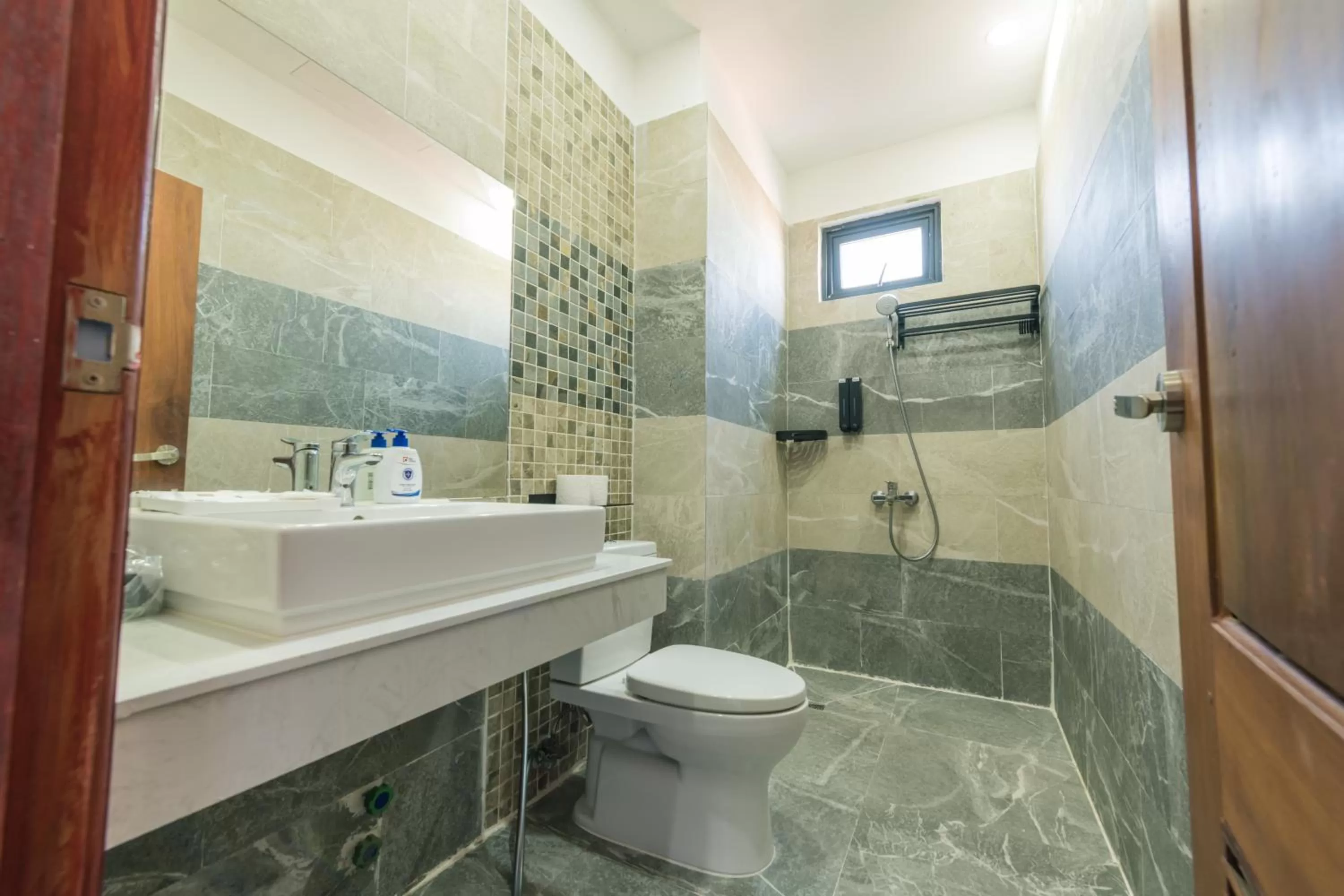 Bathroom in Residence 110 (Hotel and Apartments)