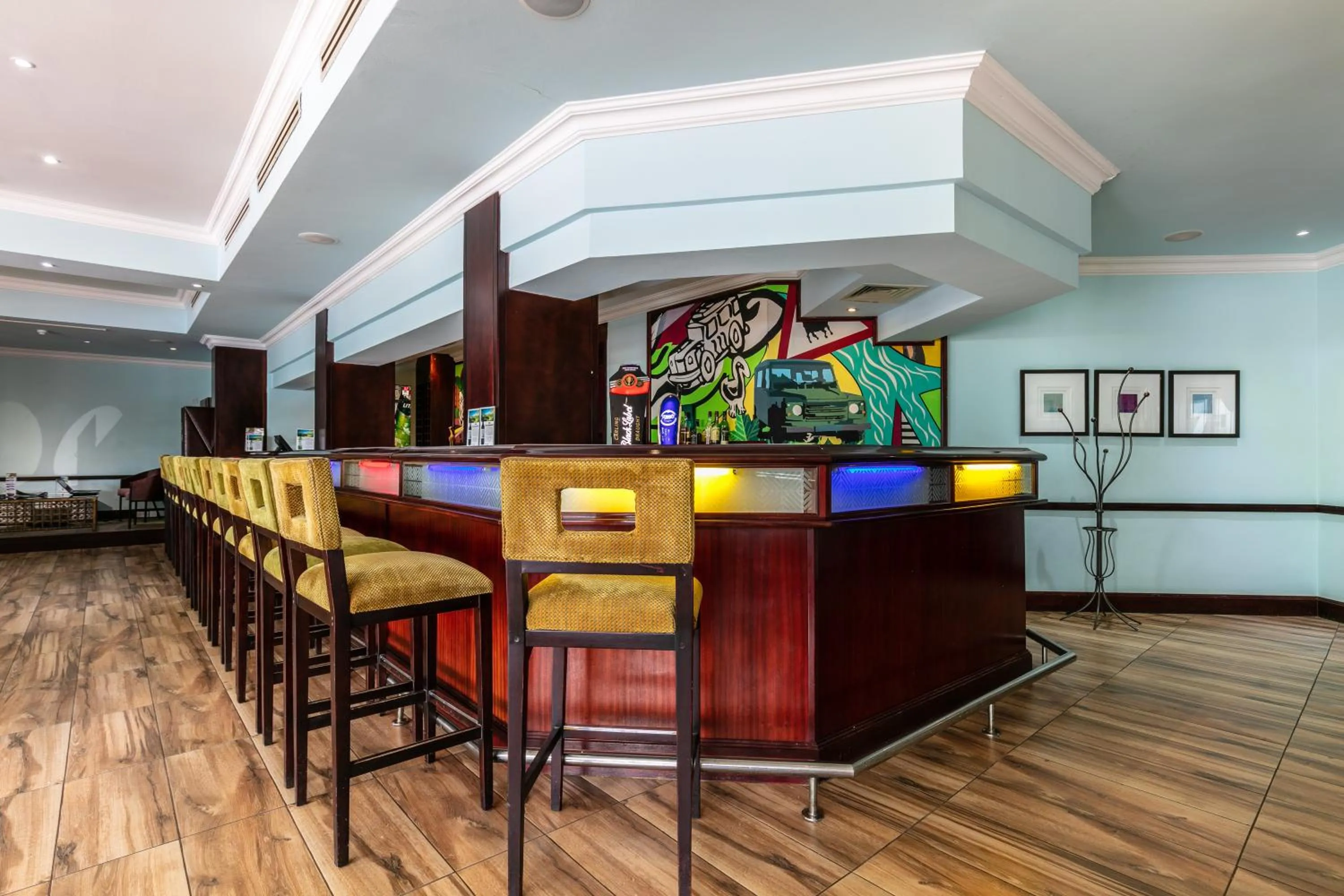 Lounge or bar in Cresta President Hotel