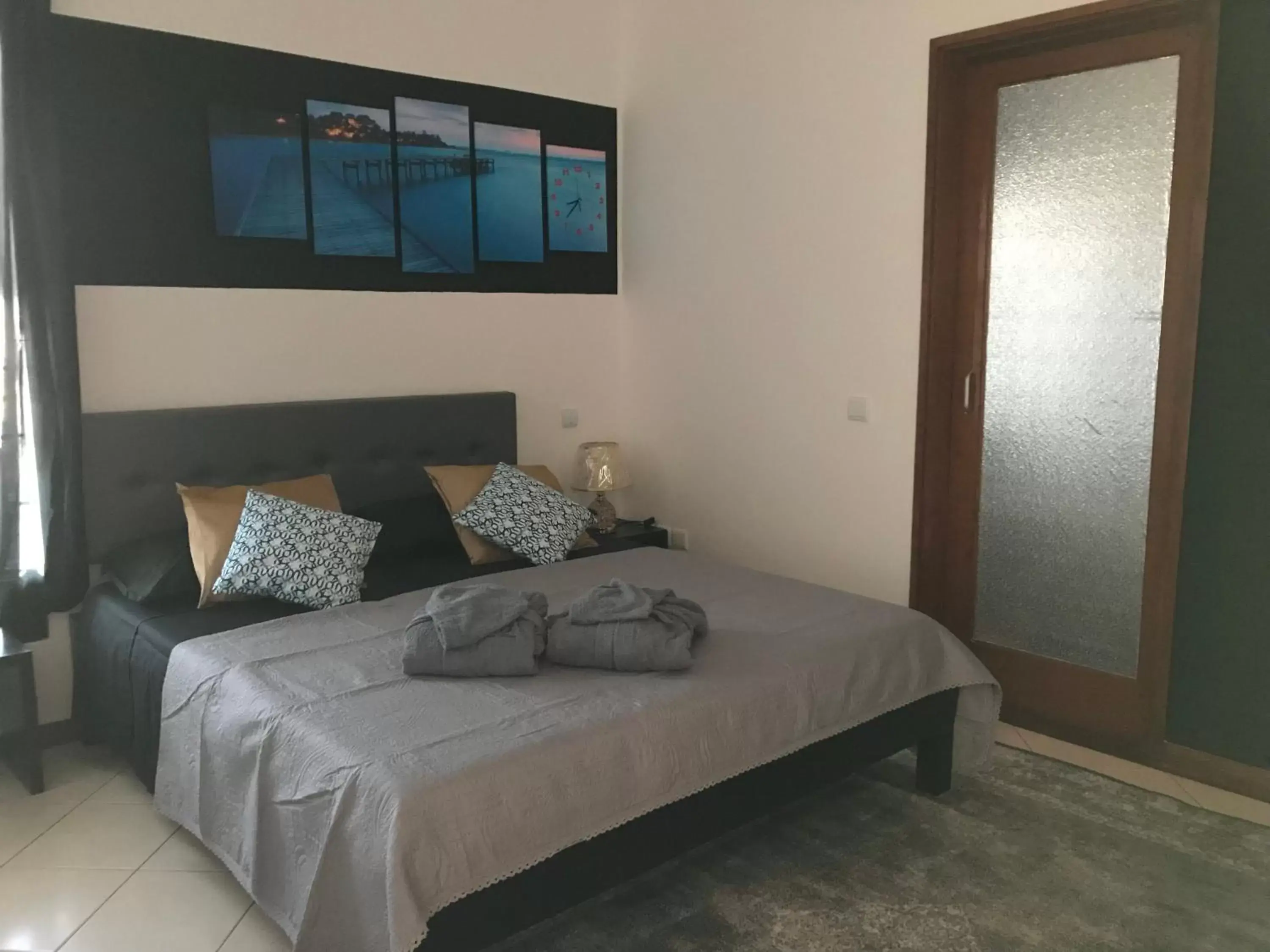 Deluxe Room - single occupancy in Blue Eagle Guesthouse - Casa de hospedes Deluxe Room - single occupancy in Blue Eagle Guesthouse - Casa de hospedes