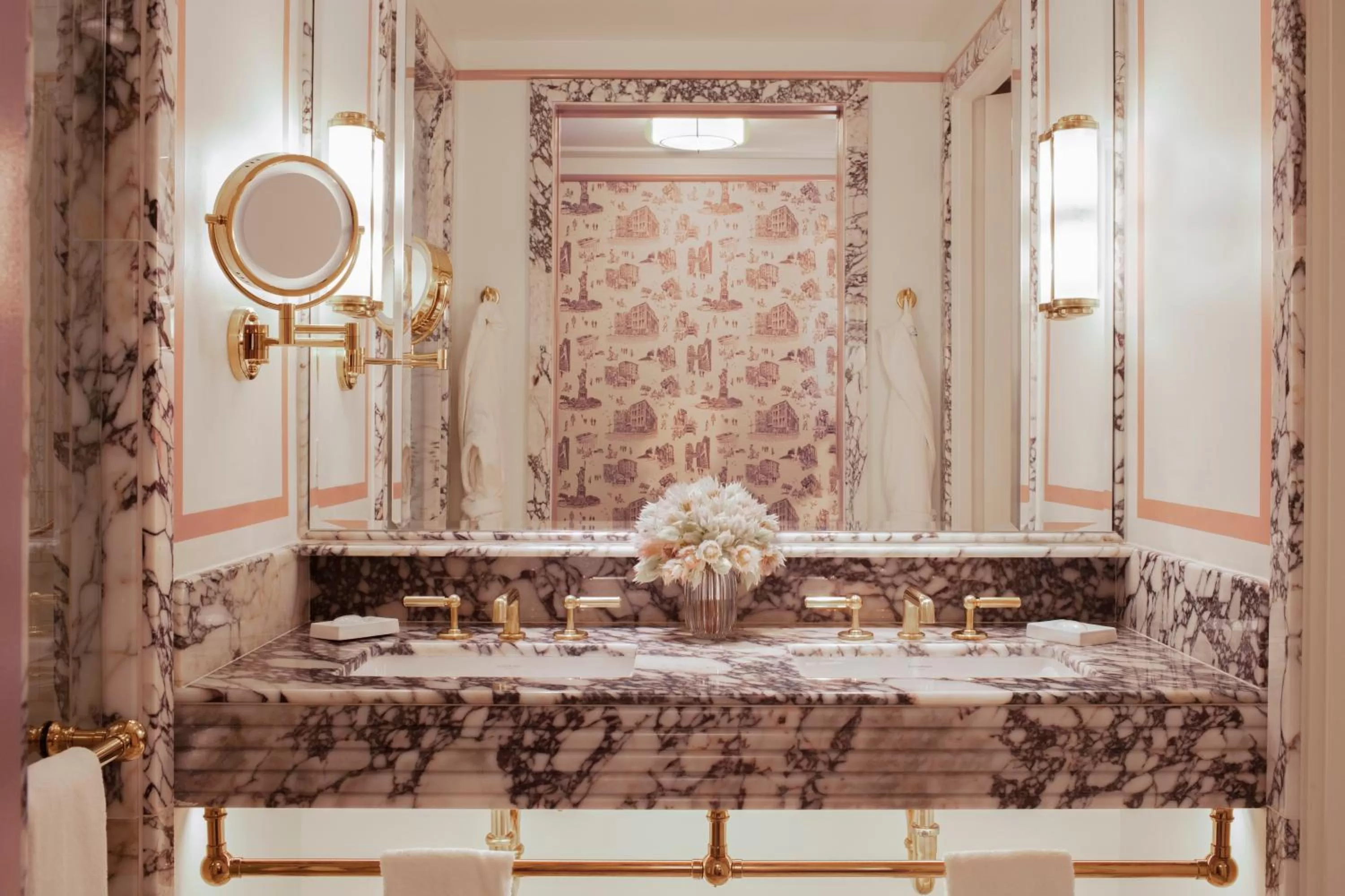 Bathroom in Fouquet's New York