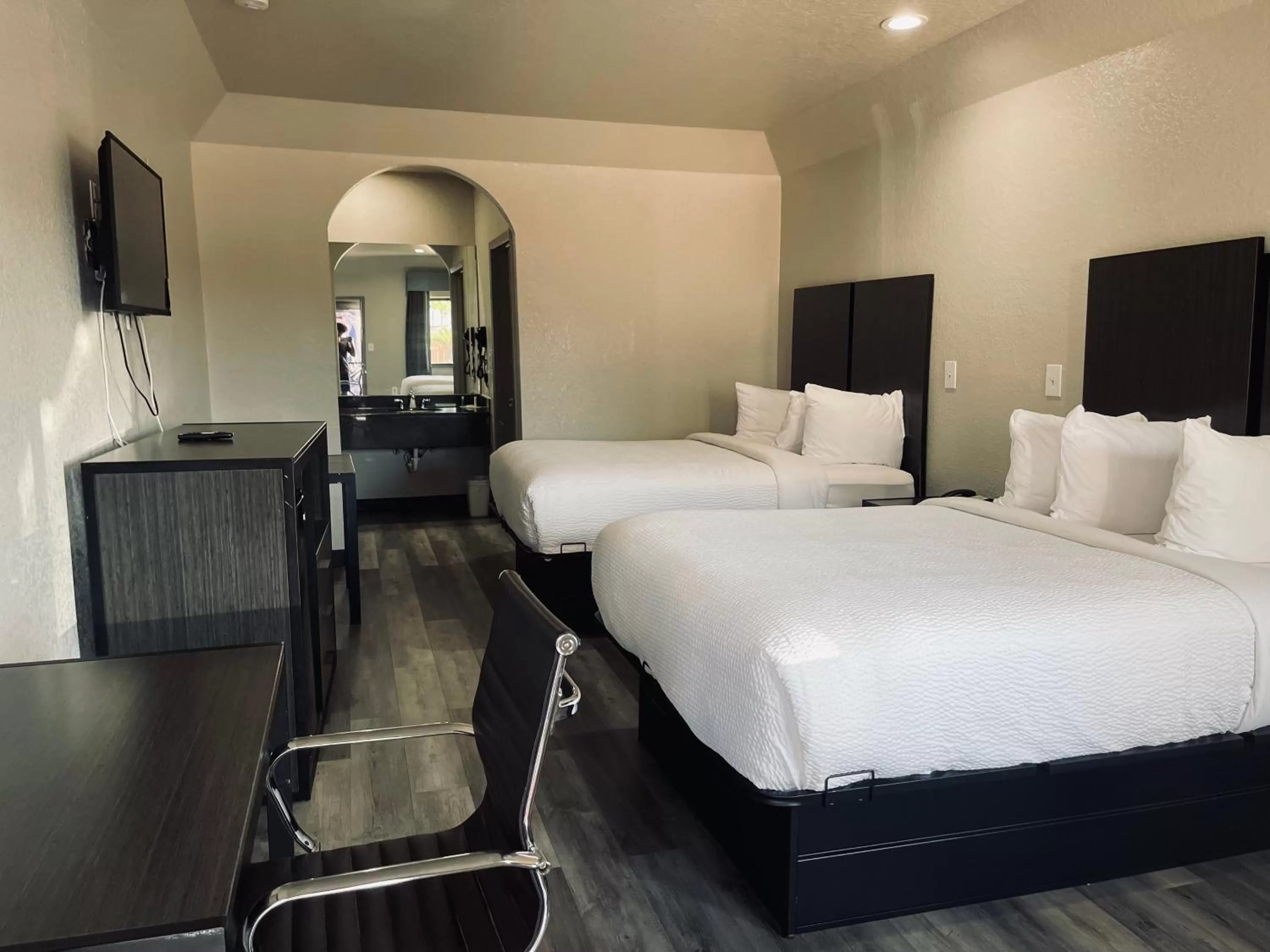 Bedroom, Bed in Days Inn by Wyndham Dickinson TX