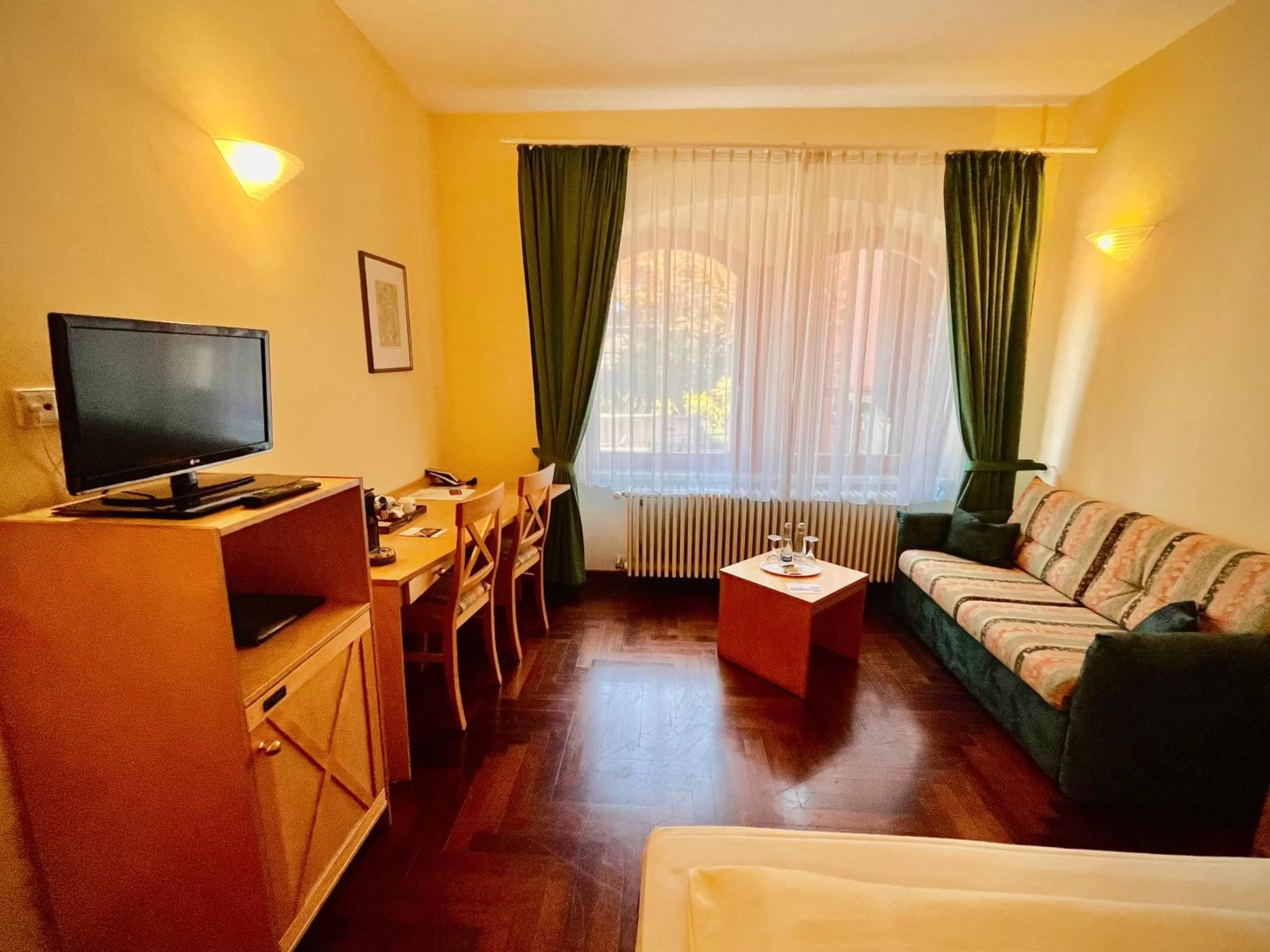 Photo of the whole room in Hotel Hoepfner Burghof