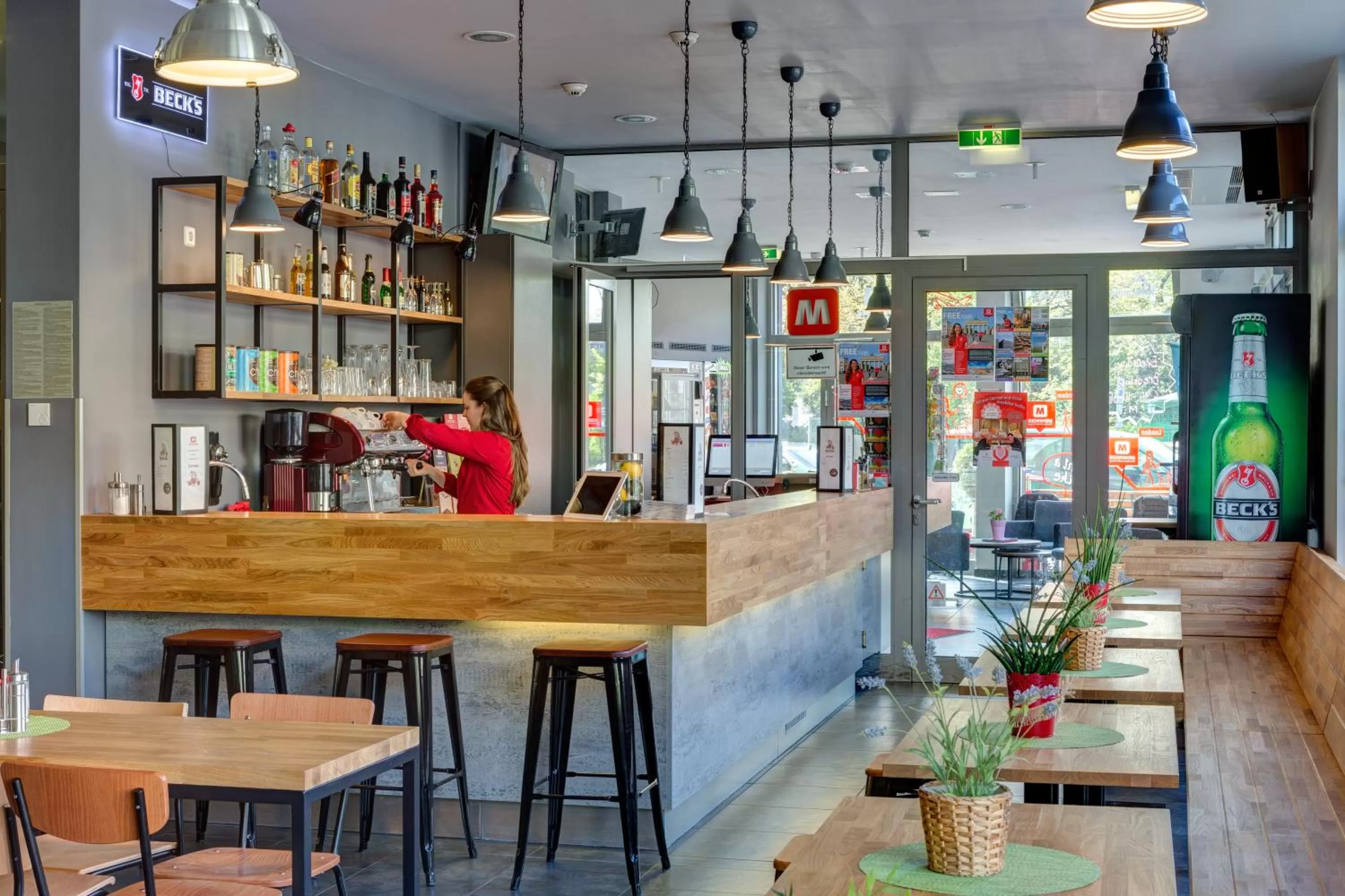 Lounge or bar in MEININGER Hotel Berlin Alexanderplatz