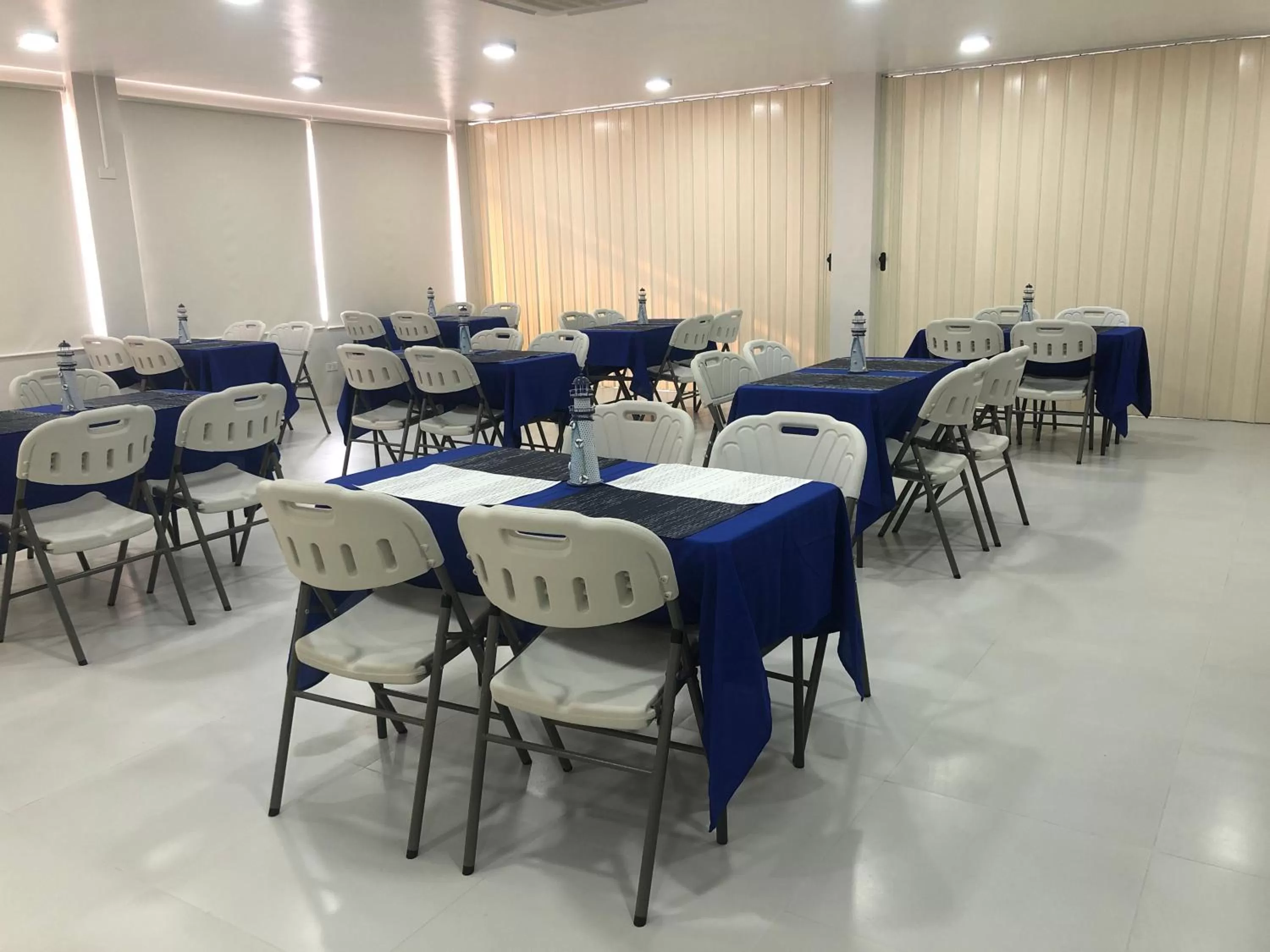 Restaurant/places to eat in South Anchorage Inn