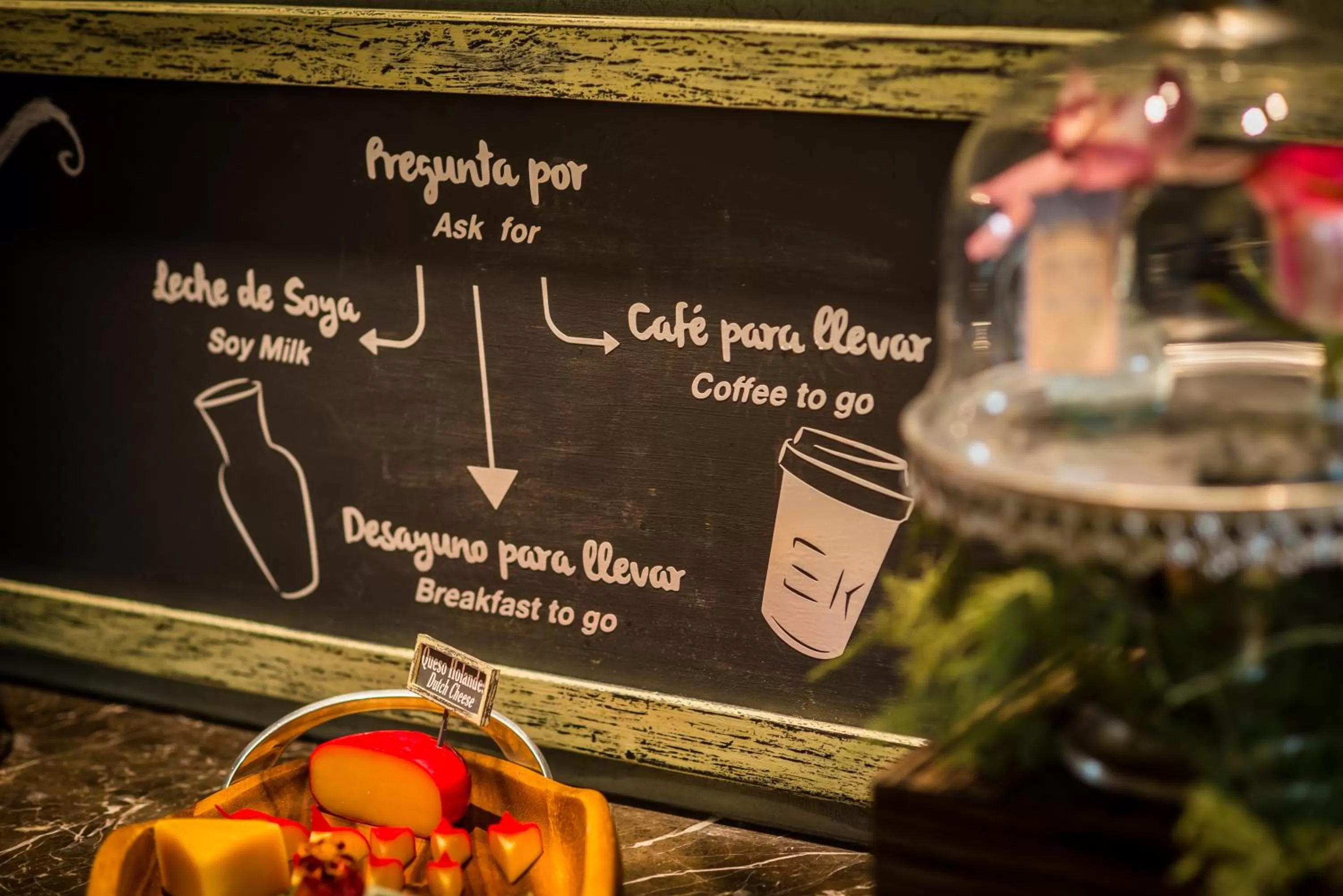 Food and drinks in EK Hotel By Preferred Hotels Group