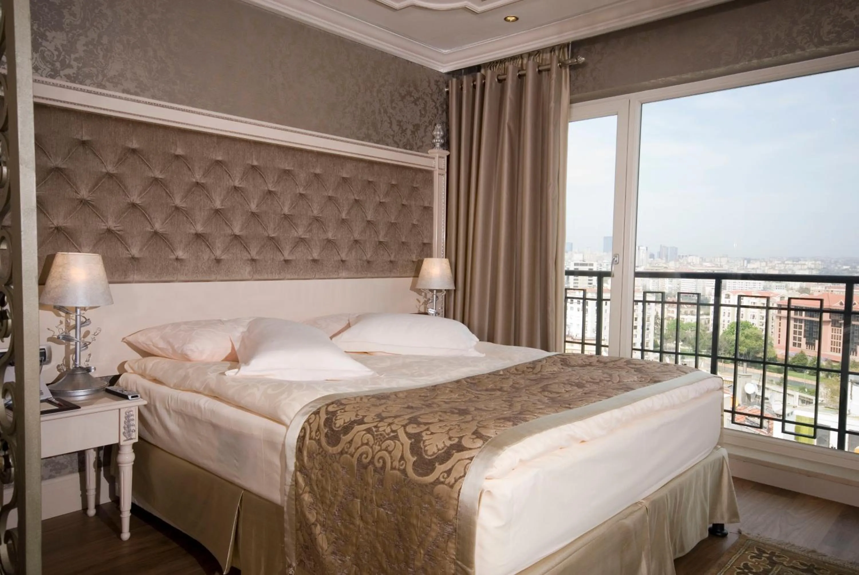 Bed in The Central Palace Taksim