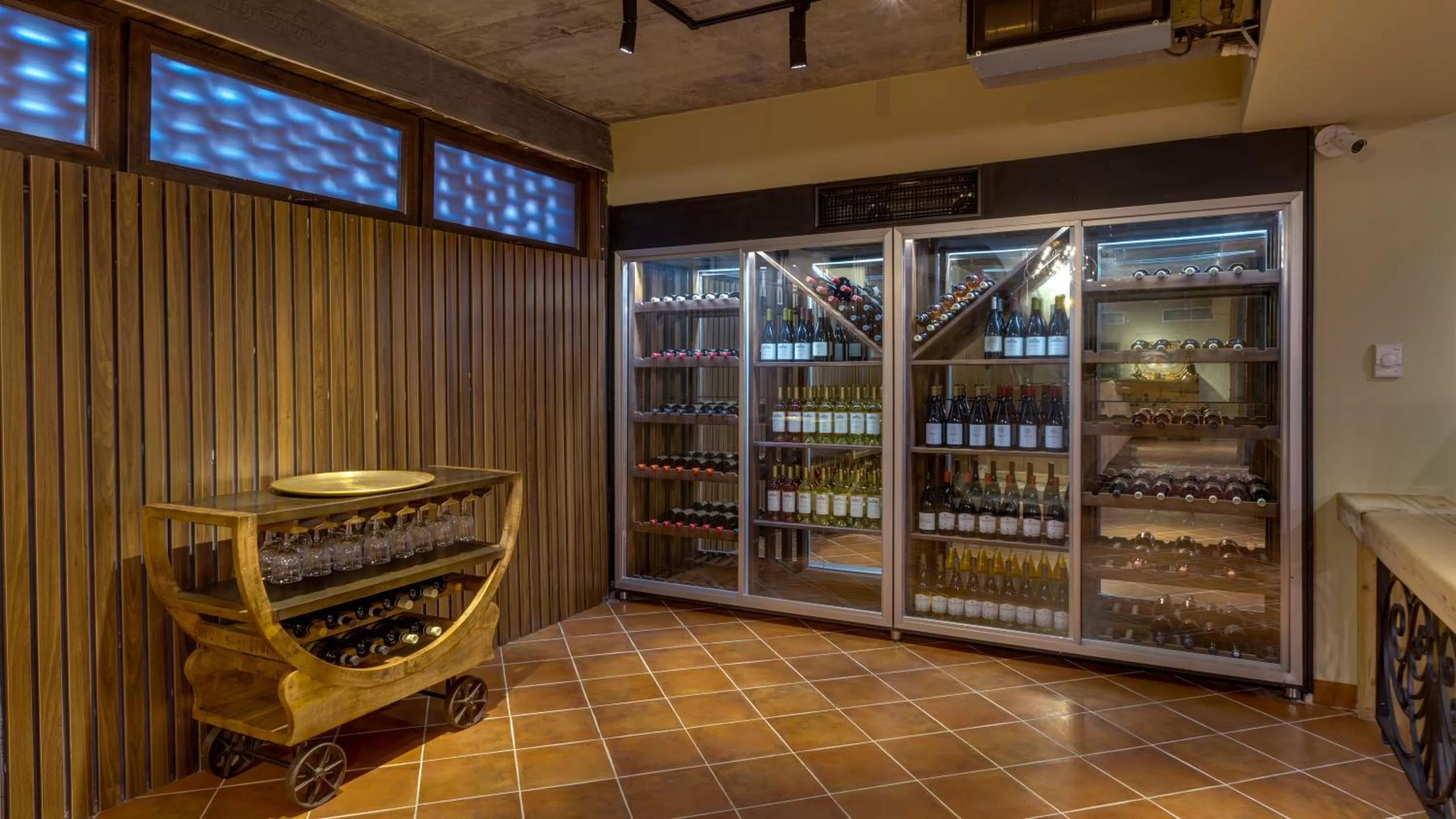 Restaurant/places to eat in Mukhrantubani Boutique Hotel