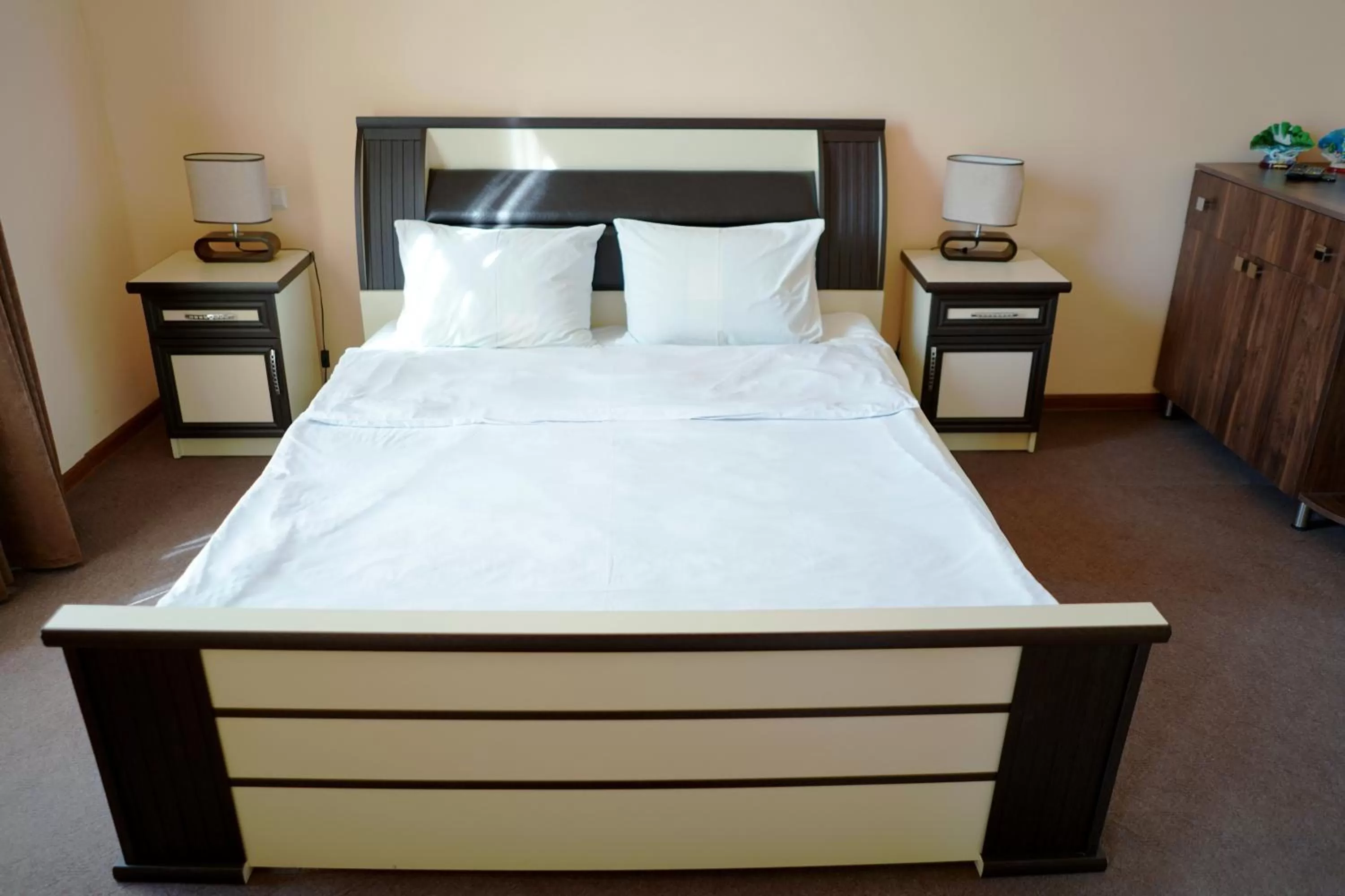 Bed in Elkoaparthotel