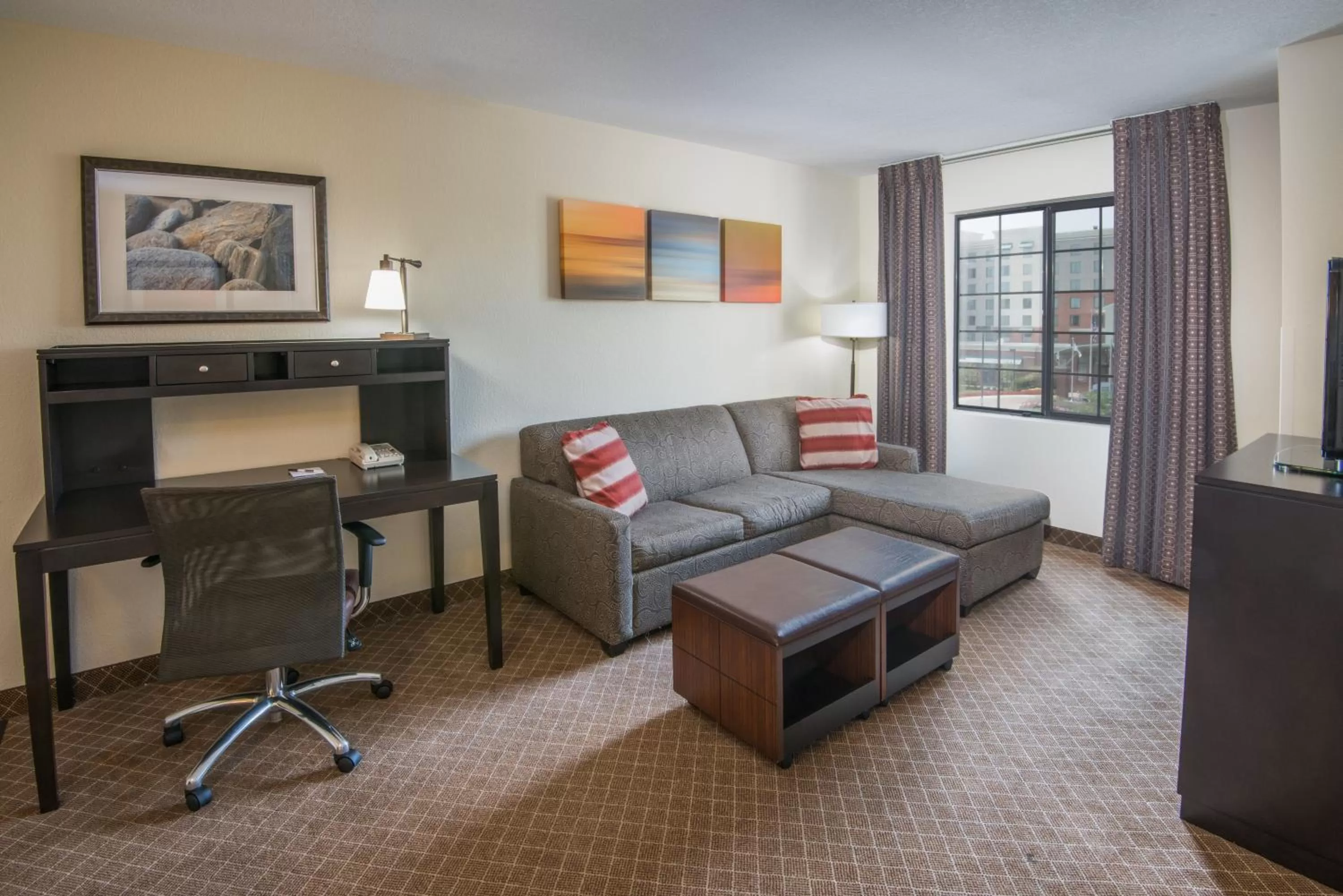 Bedroom in Staybridge Suites Columbus-Airport by IHG