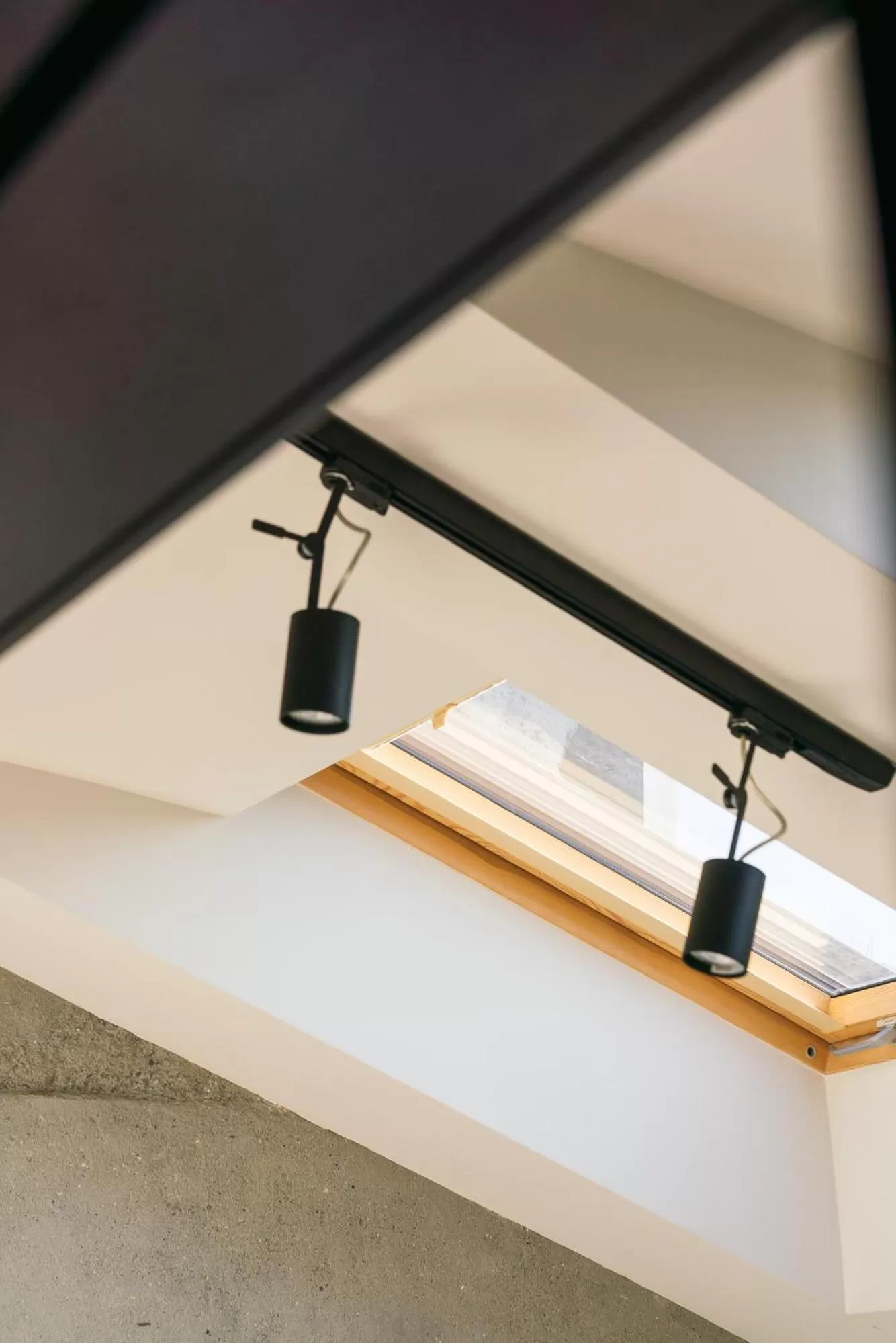 Decorative detail, TV/Entertainment Center in Estery12 by Loft Affair