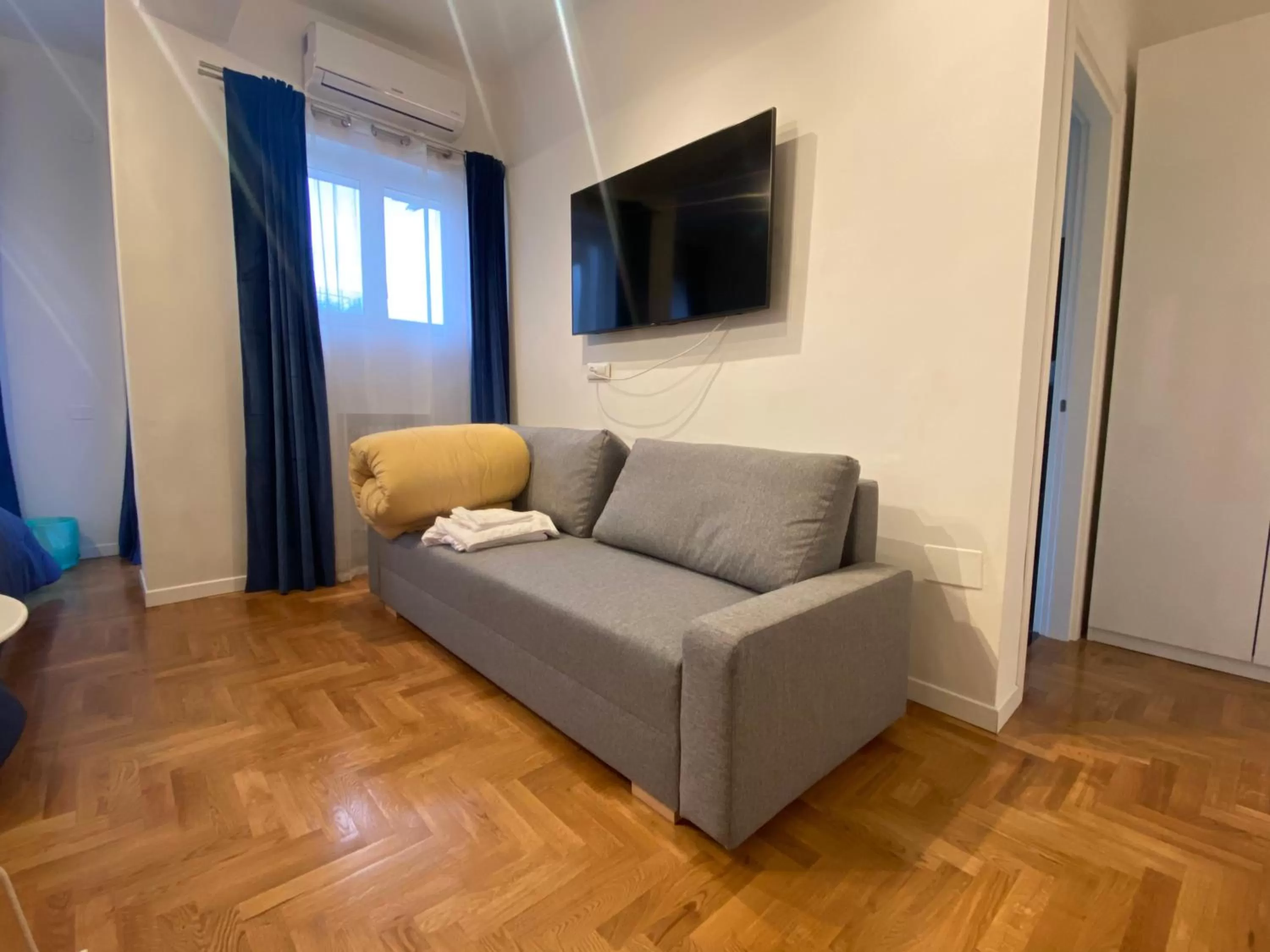 Bedroom, Seating Area in Cilea14 Room