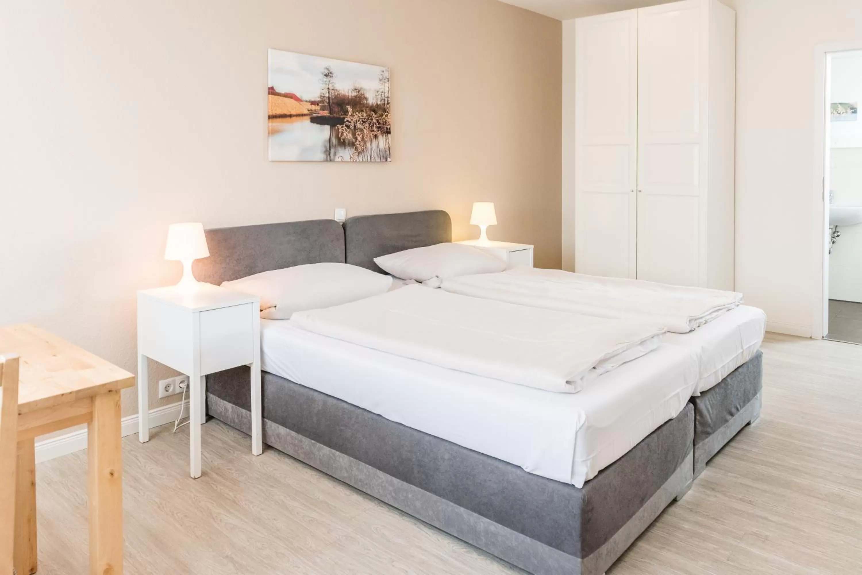 Photo of the whole room, Bed in Schäfers Hotel, Self-Check-in, Cafe und Bäcker am Hotel