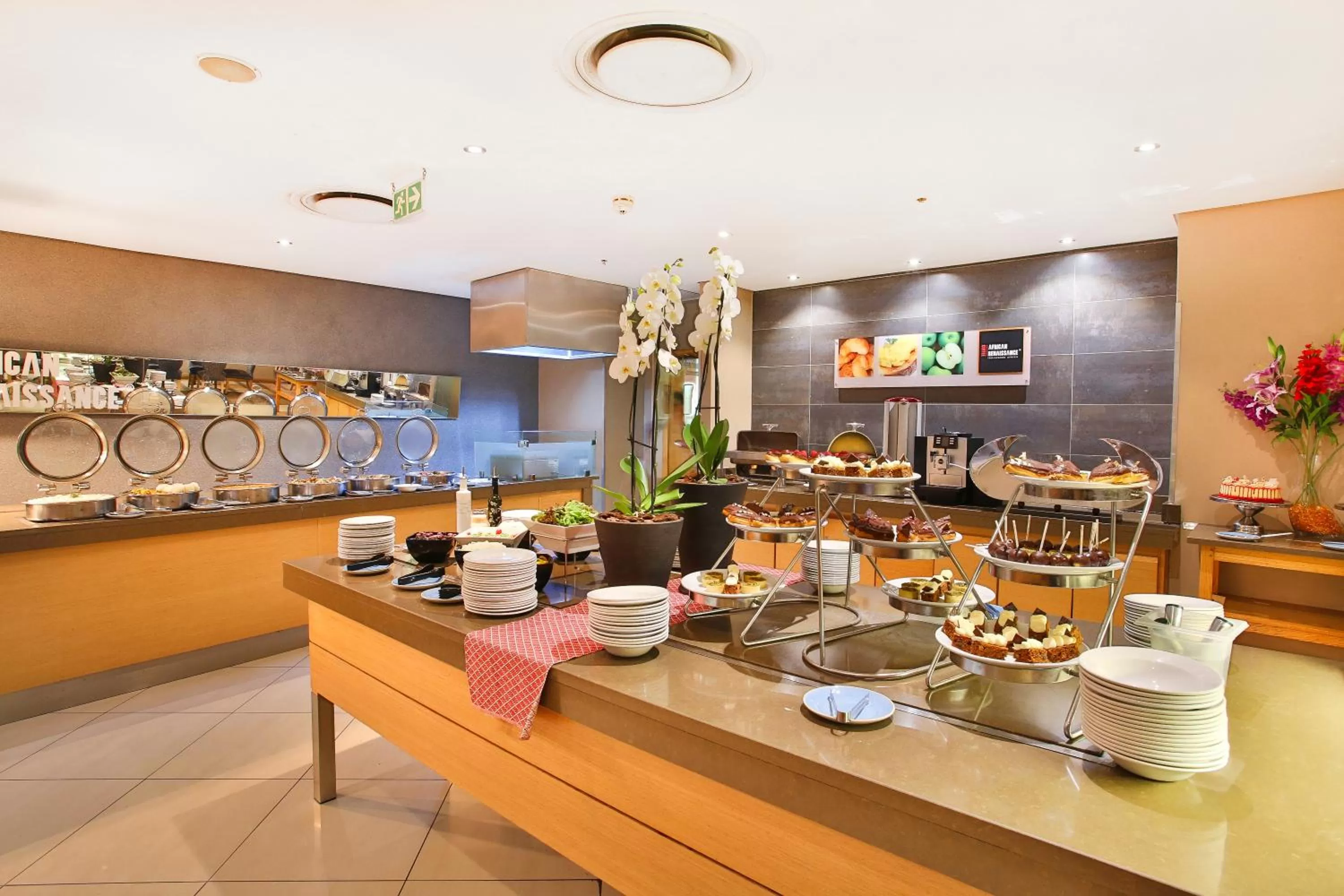 Lunch in RH Hotel & Apartments - Pretoria
