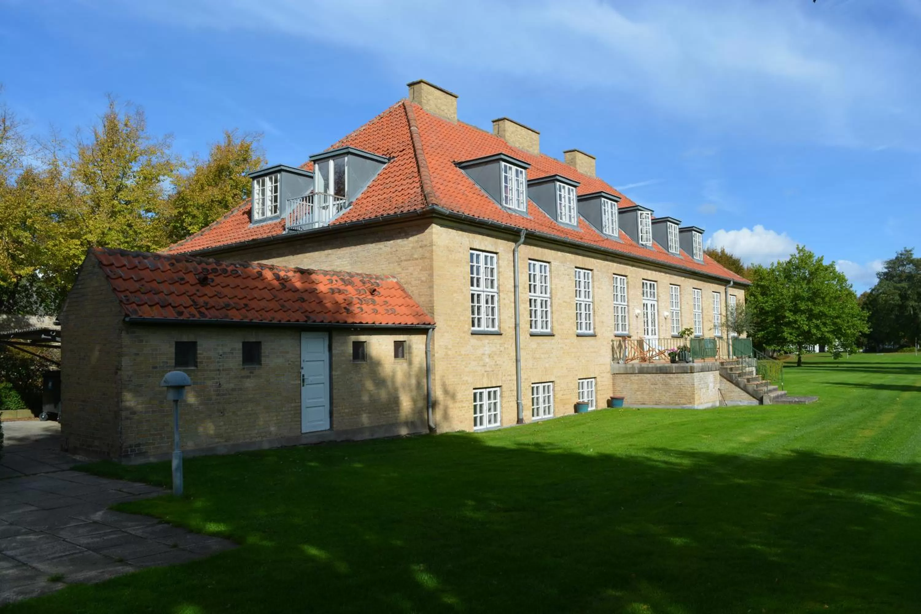 Property building in Gem Suites Holiday Apartments