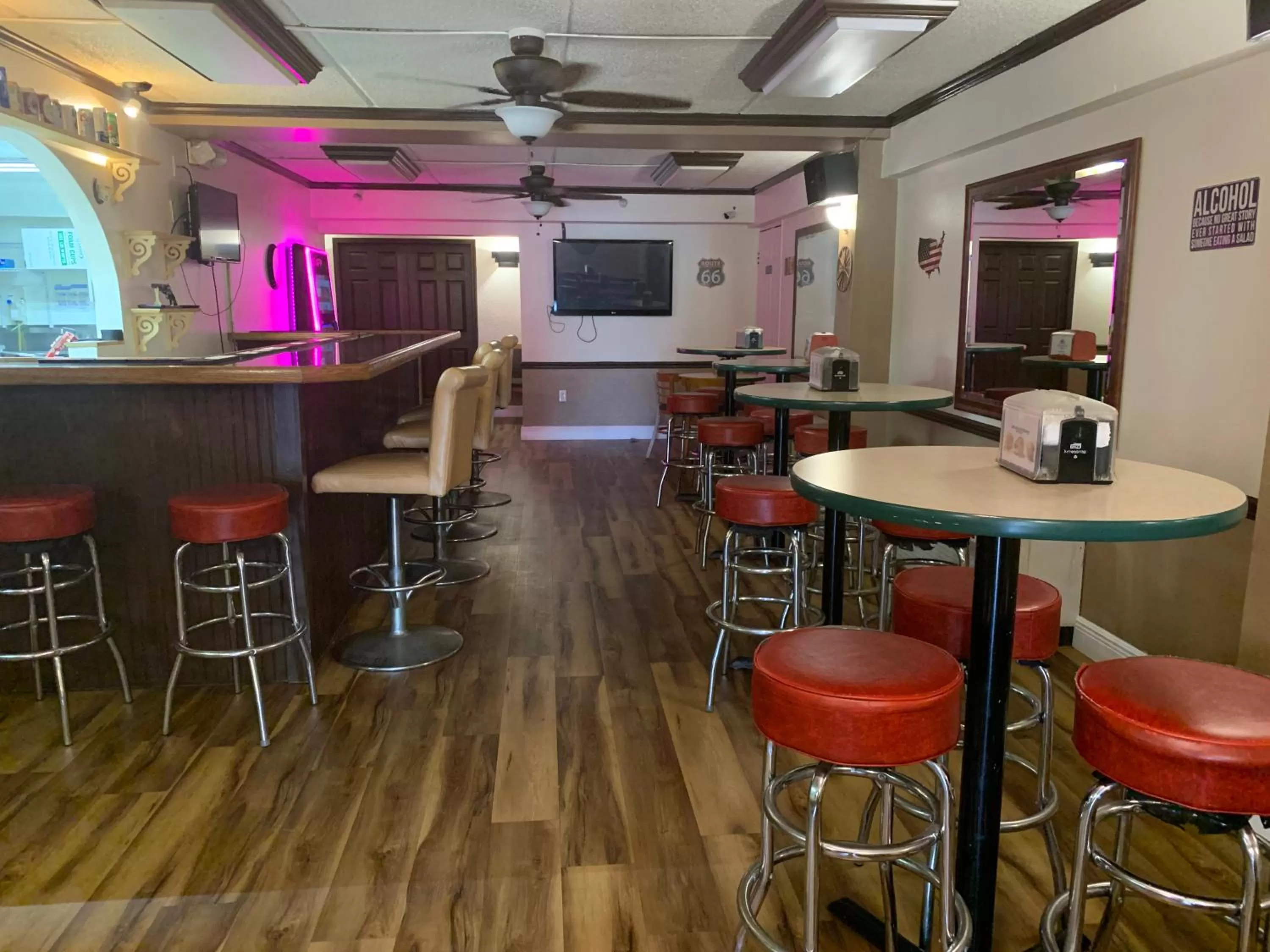 Restaurant/places to eat in Americas Best Value Inn & Suites Melbourne