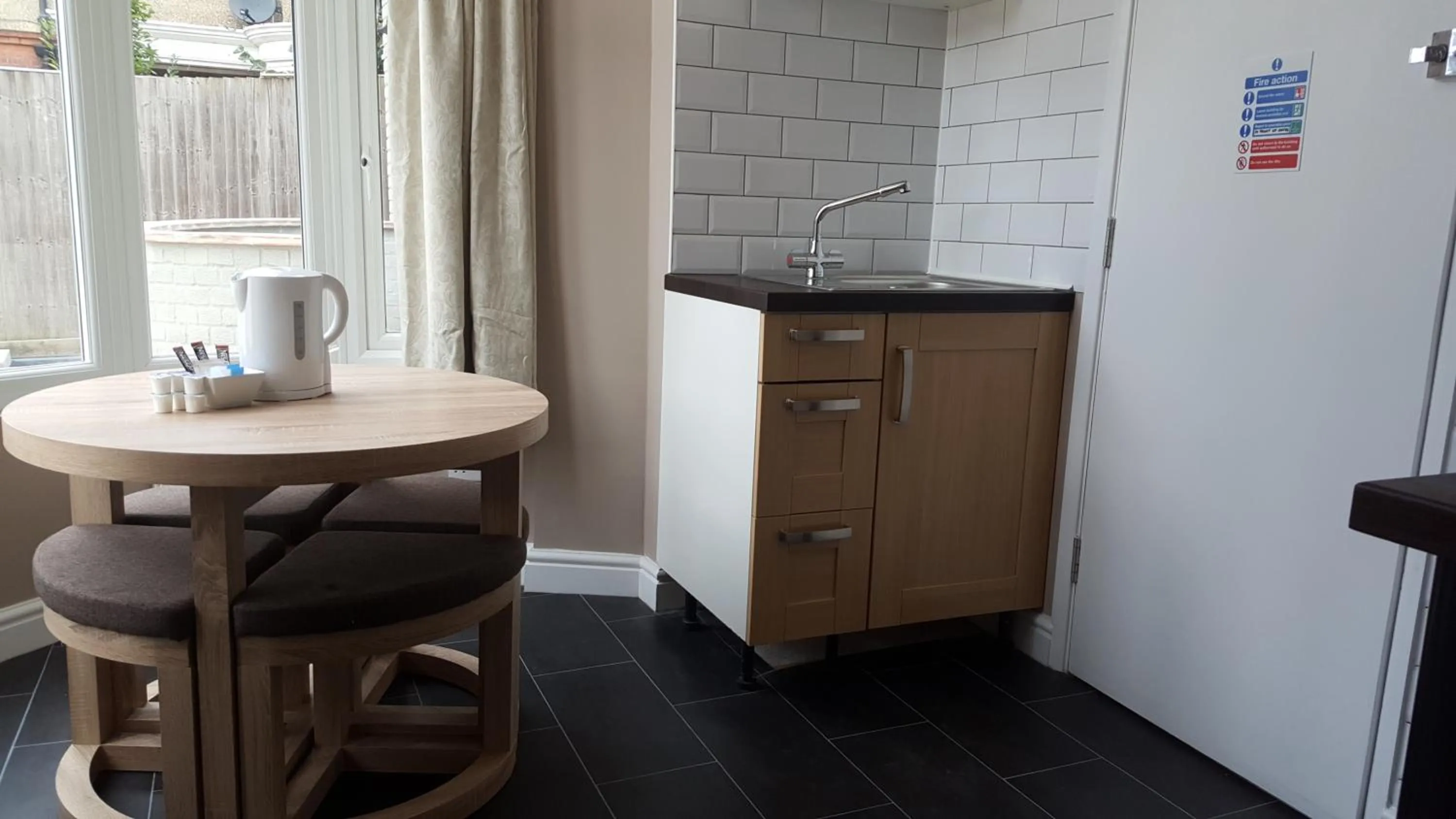 Kitchen or kitchenette in Rye Court Hotel