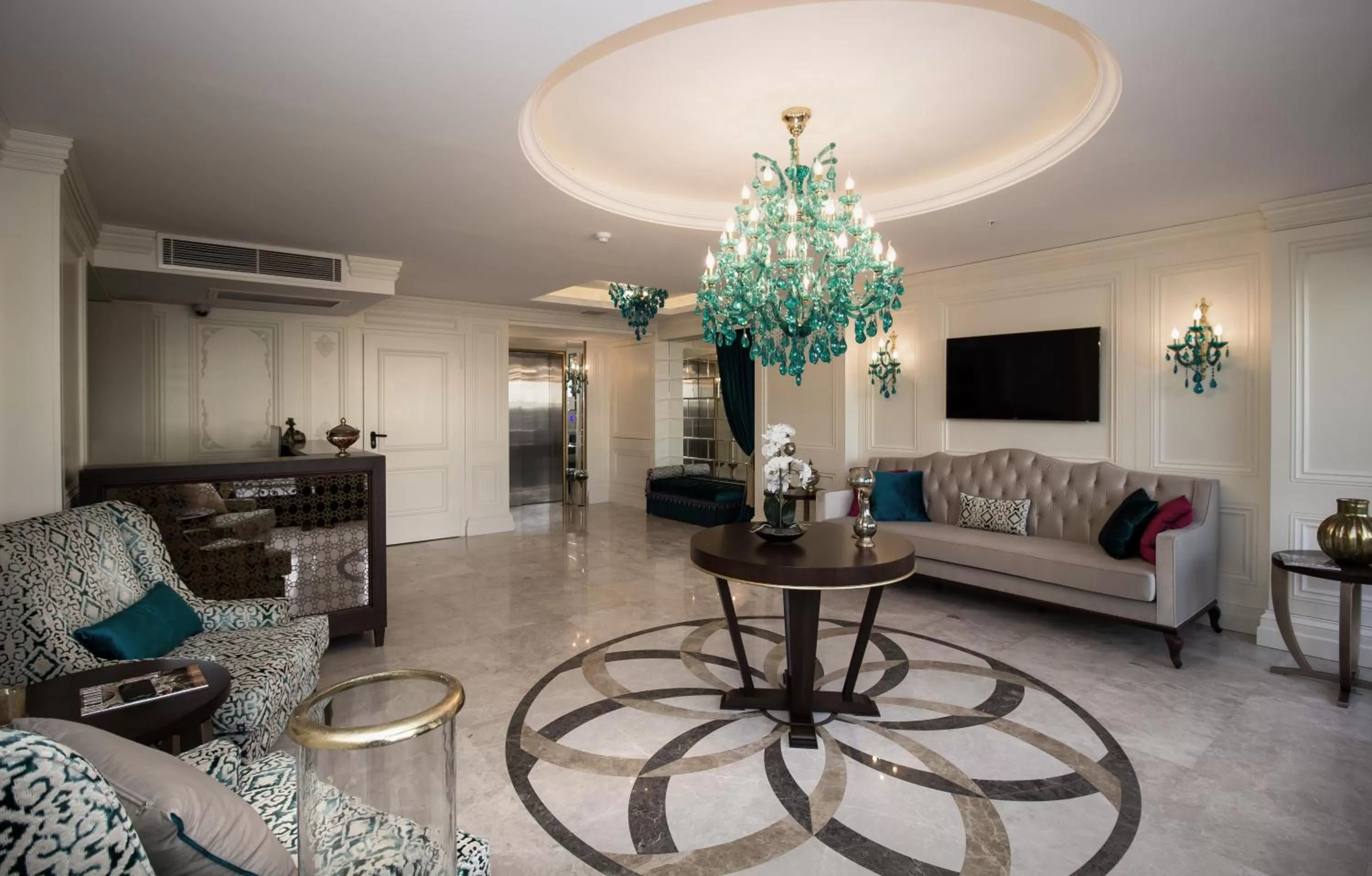 Lobby or reception in Istanbul Town Hotel