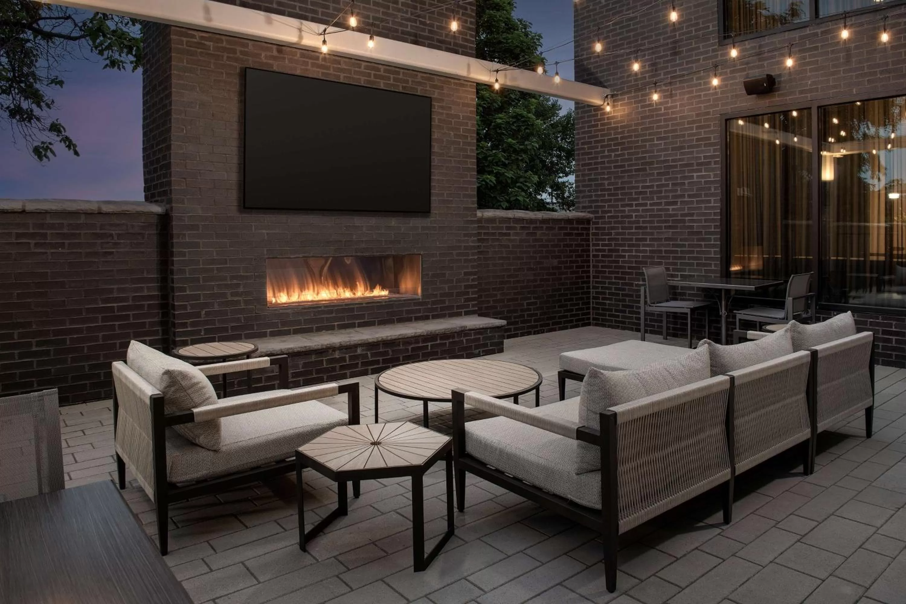 Patio in Homewood Suites By Hilton Louisville Airport