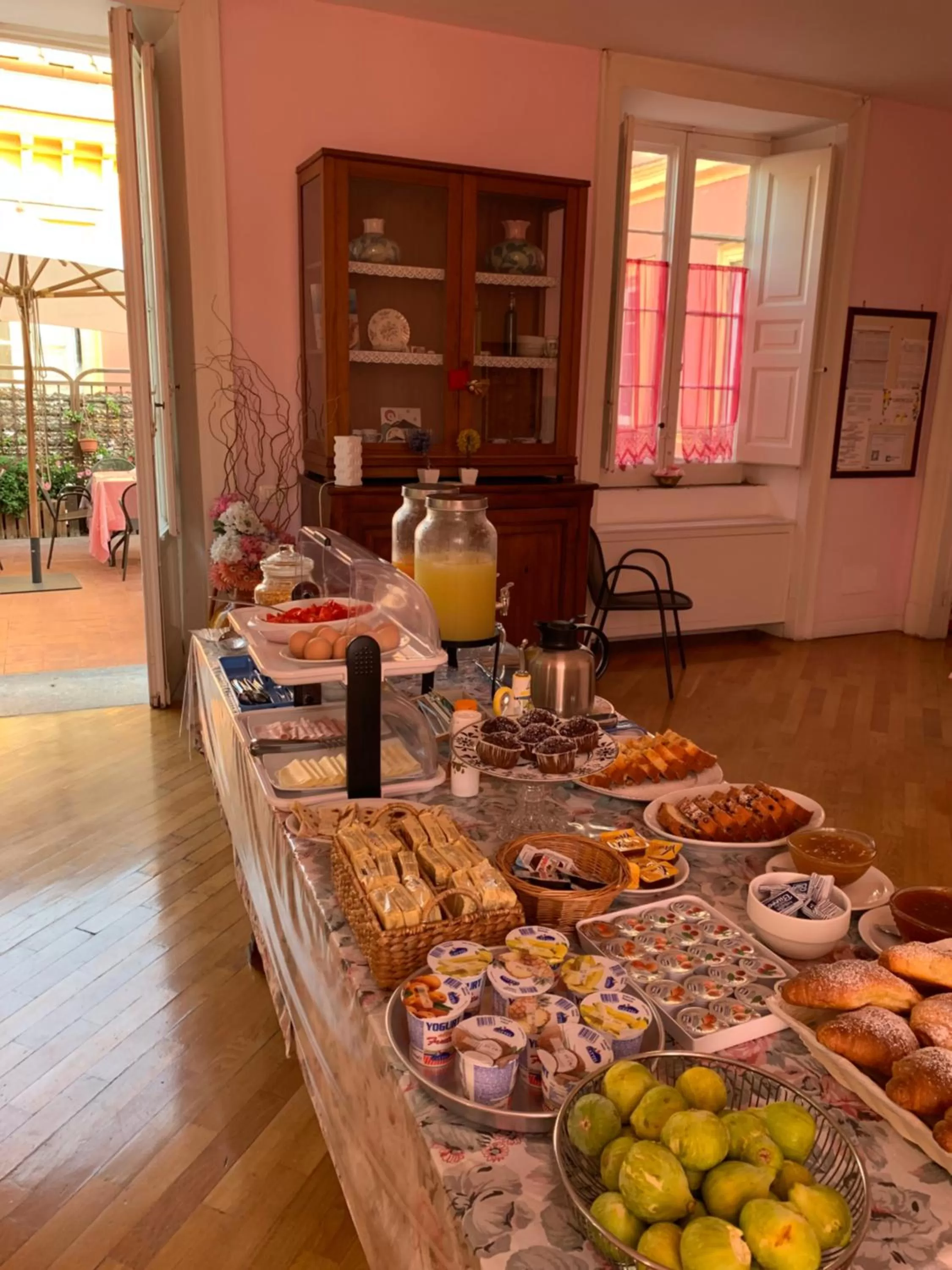 Food and drinks in The Secret Garden Relais