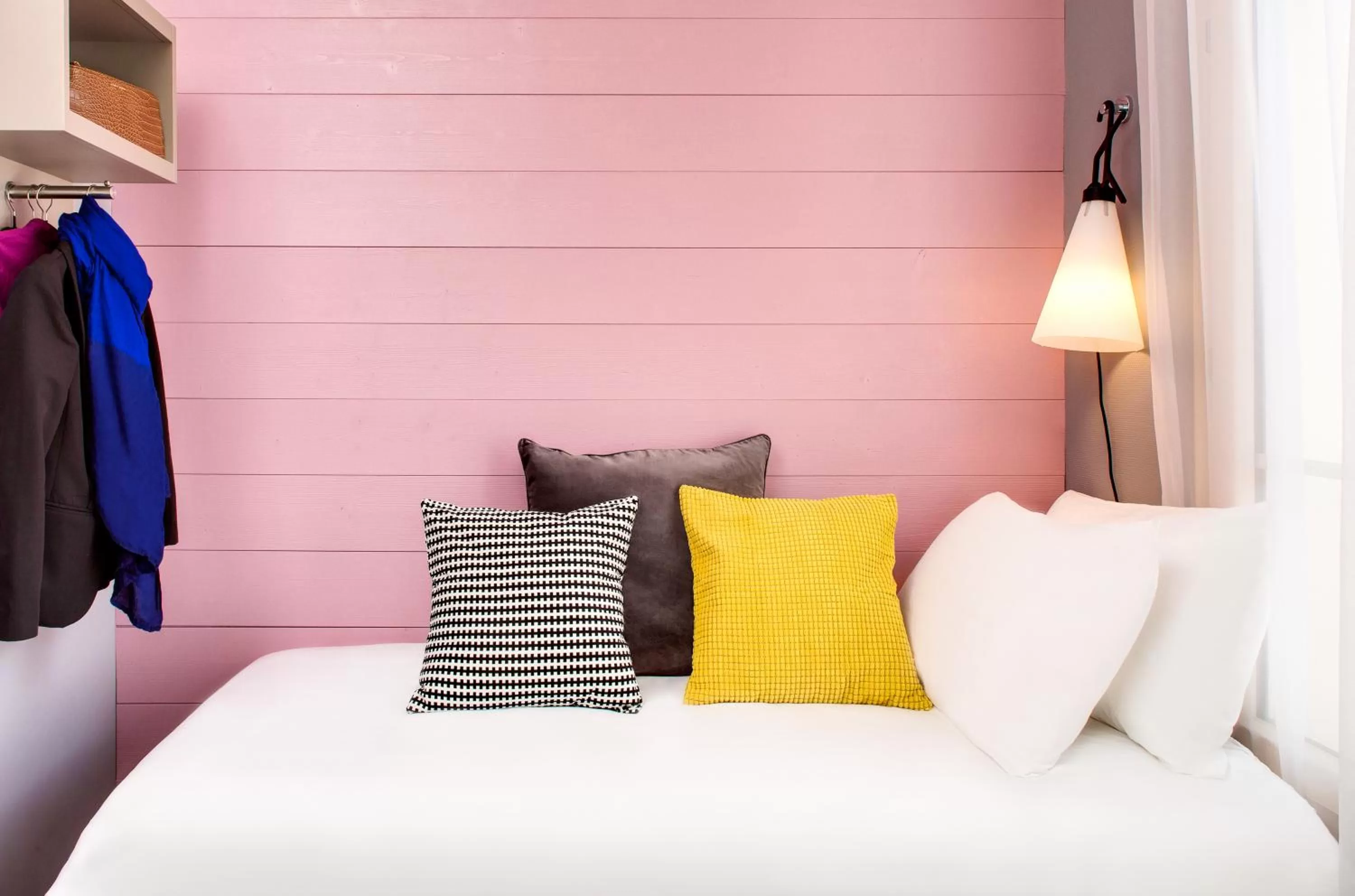 Bedroom, Bed in ibis Styles Roanne Centre Gare