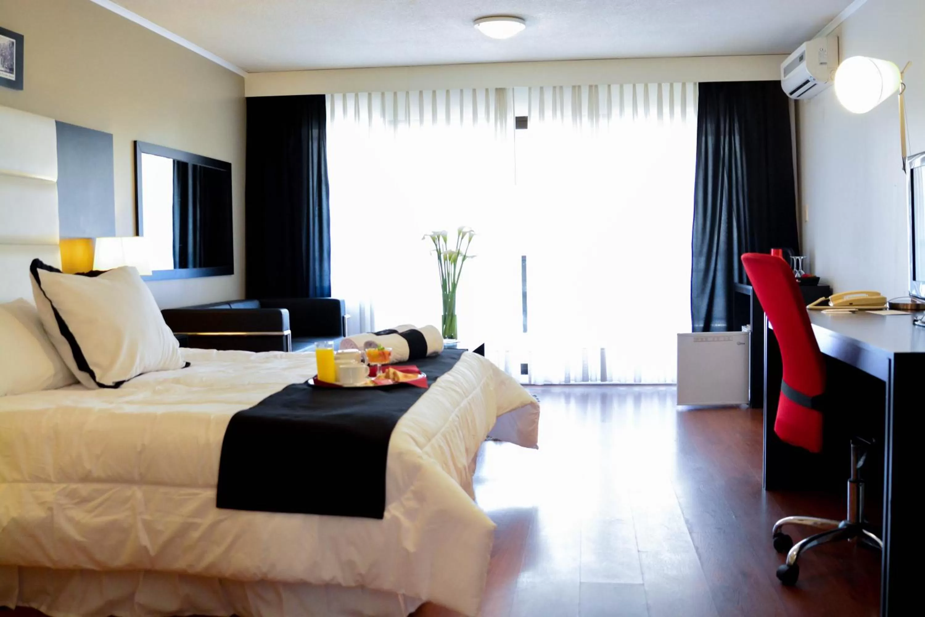 Photo of the whole room, Bed in Pocitos Plaza Hotel