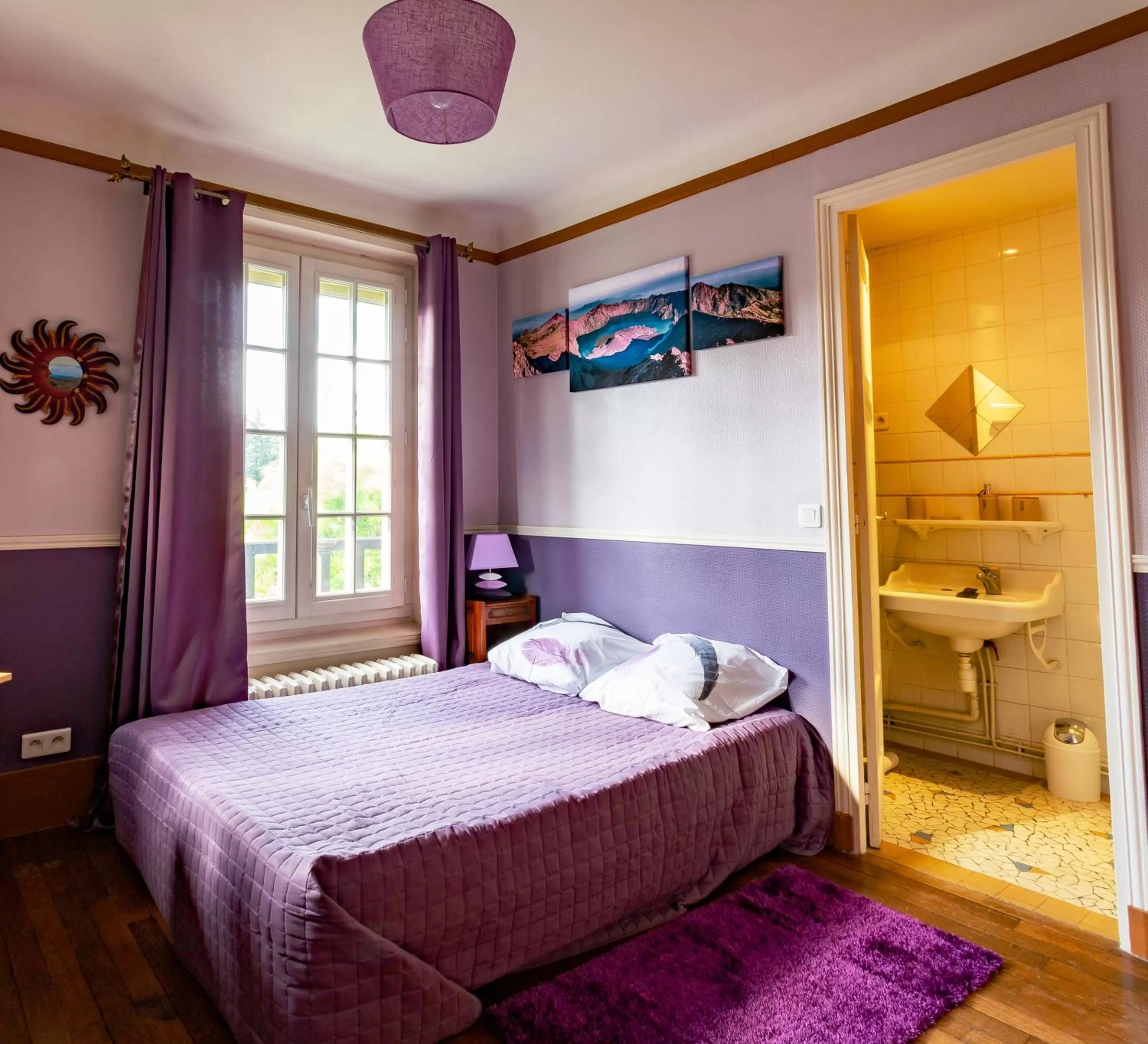 Photo of the whole room, Bed in Apakabar Homestay - proche gare Melun, parking privé, Netflix