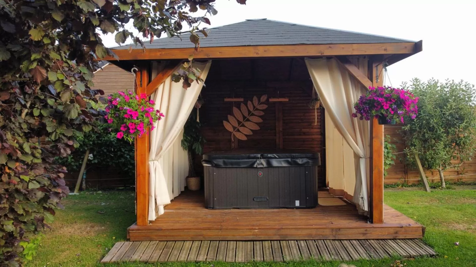 Hot Tub in La Chaumière