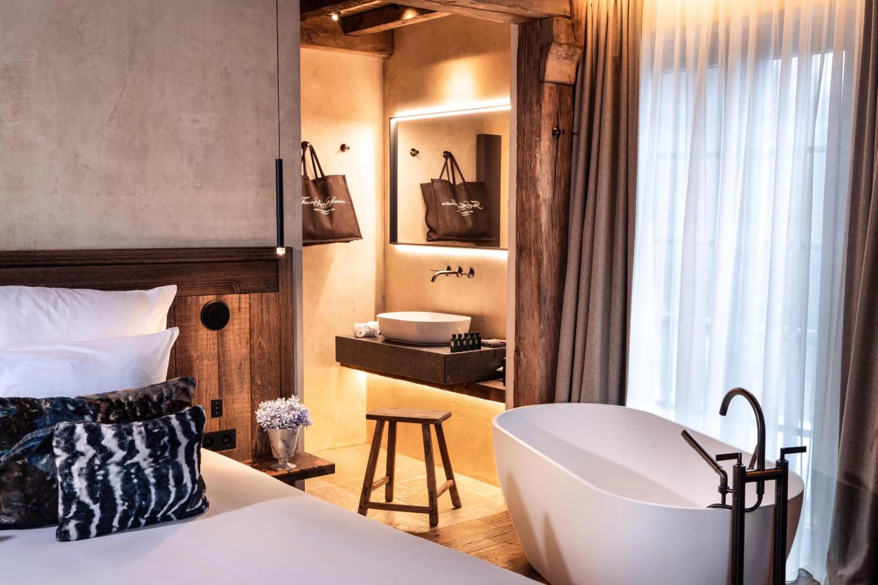 Bathroom, Bed in La Ferme Saint Simeon Hotel & Spa - Relais & Chateaux