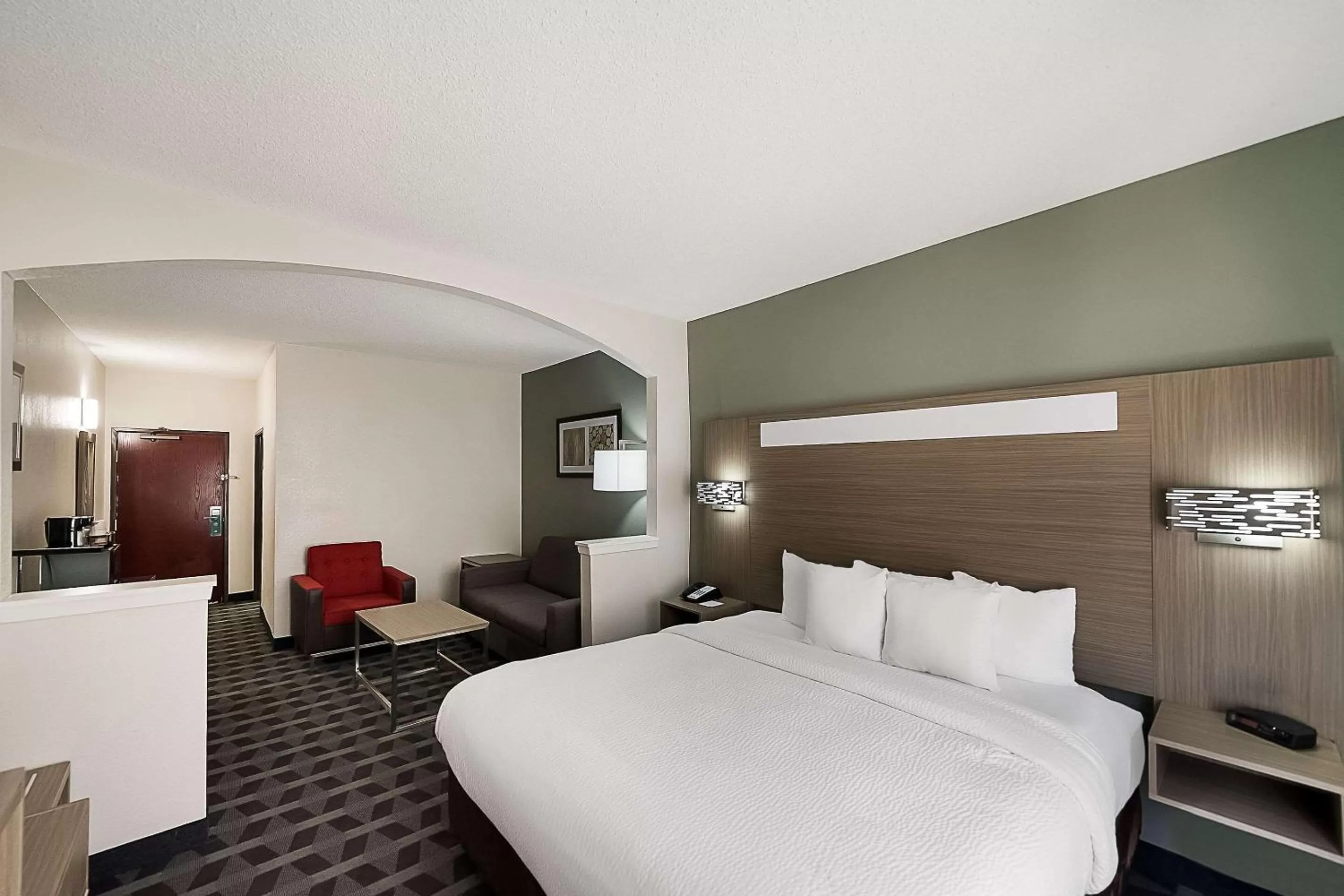 Bed in Quality Inn & Suites Irving DFW Airport South