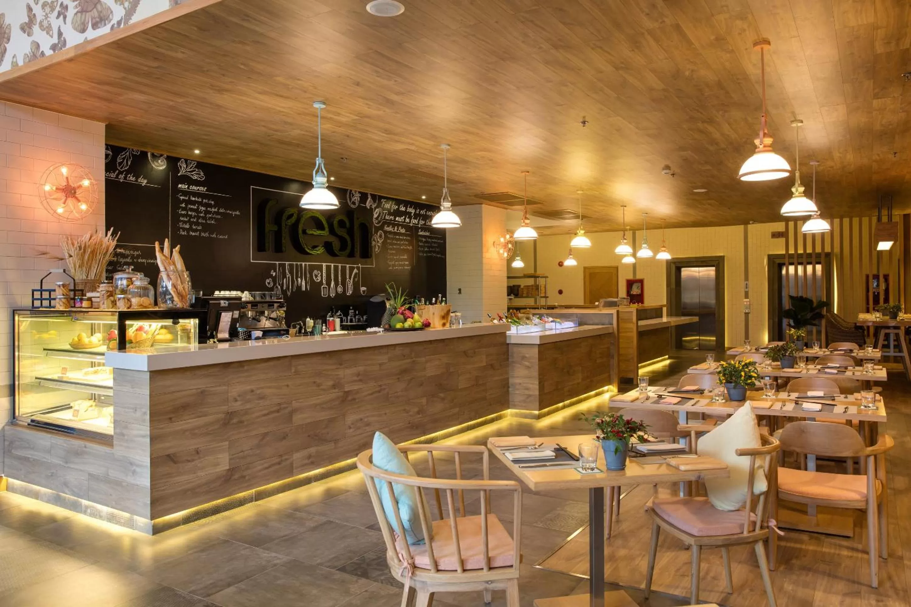 Restaurant/places to eat in Fusion Suites Saigon