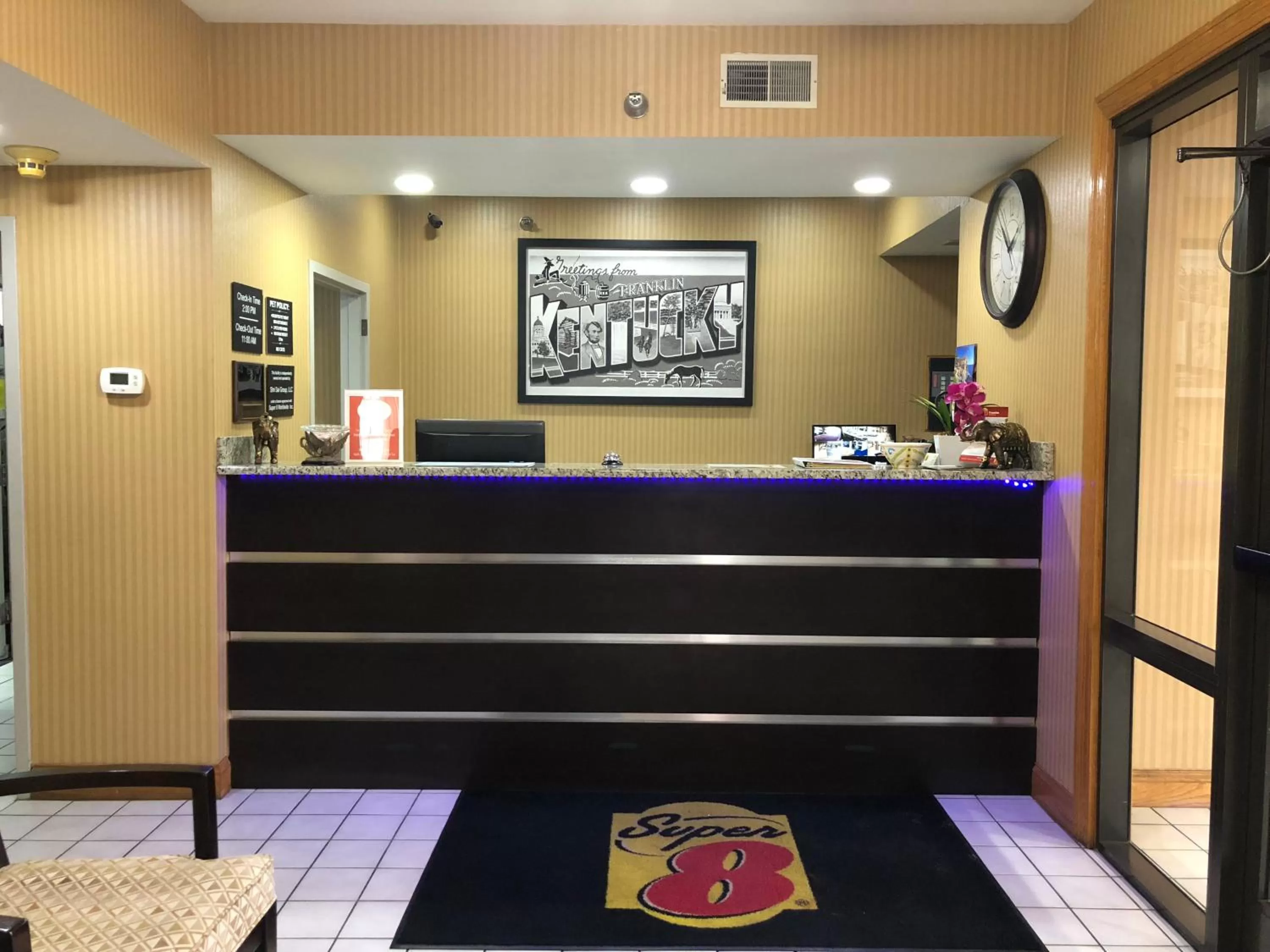 Lobby or reception in Super 8 by Wyndham Franklin Hwy 31