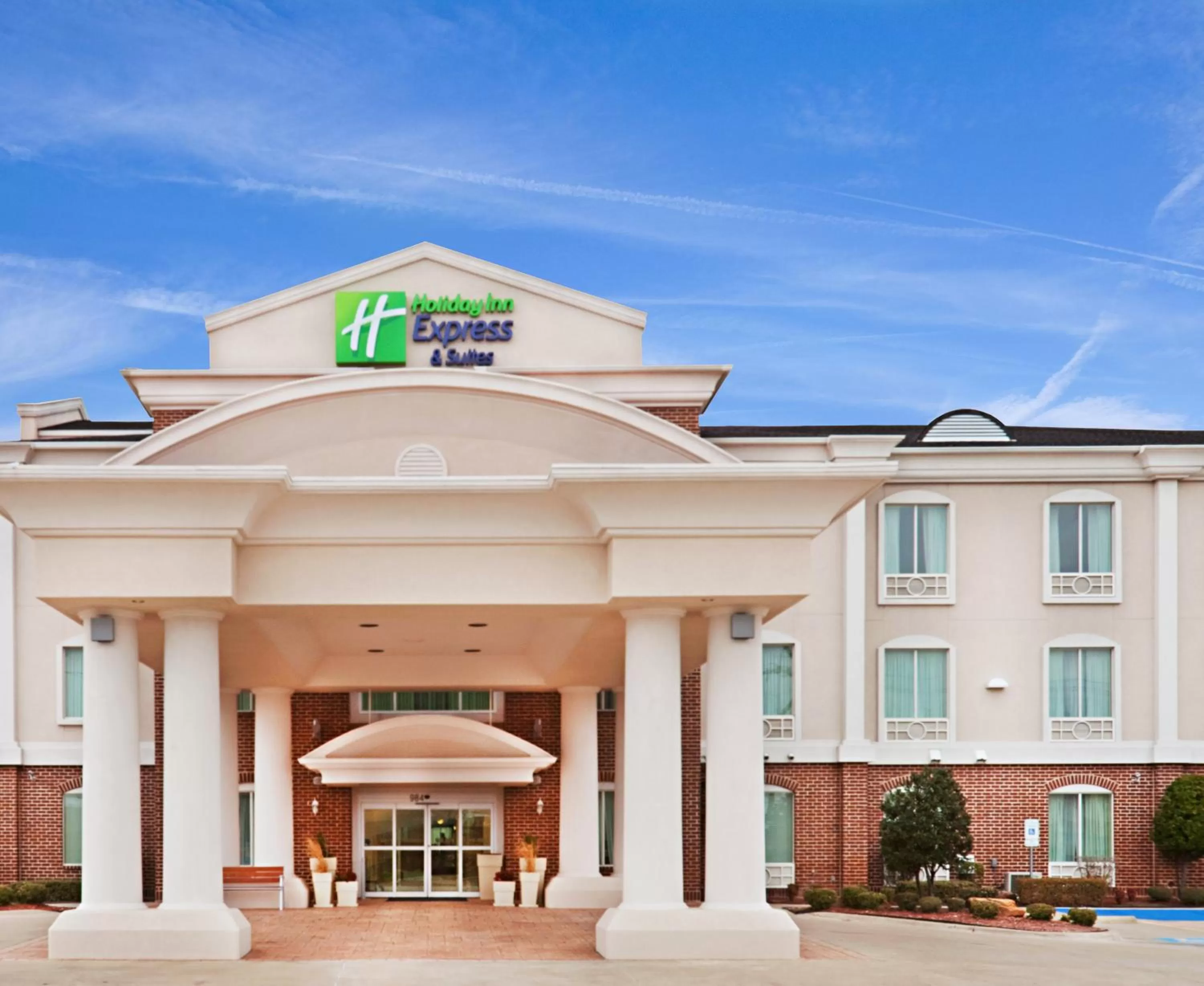 Property building in Holiday Inn Express & Suites Waxahachie by IHG