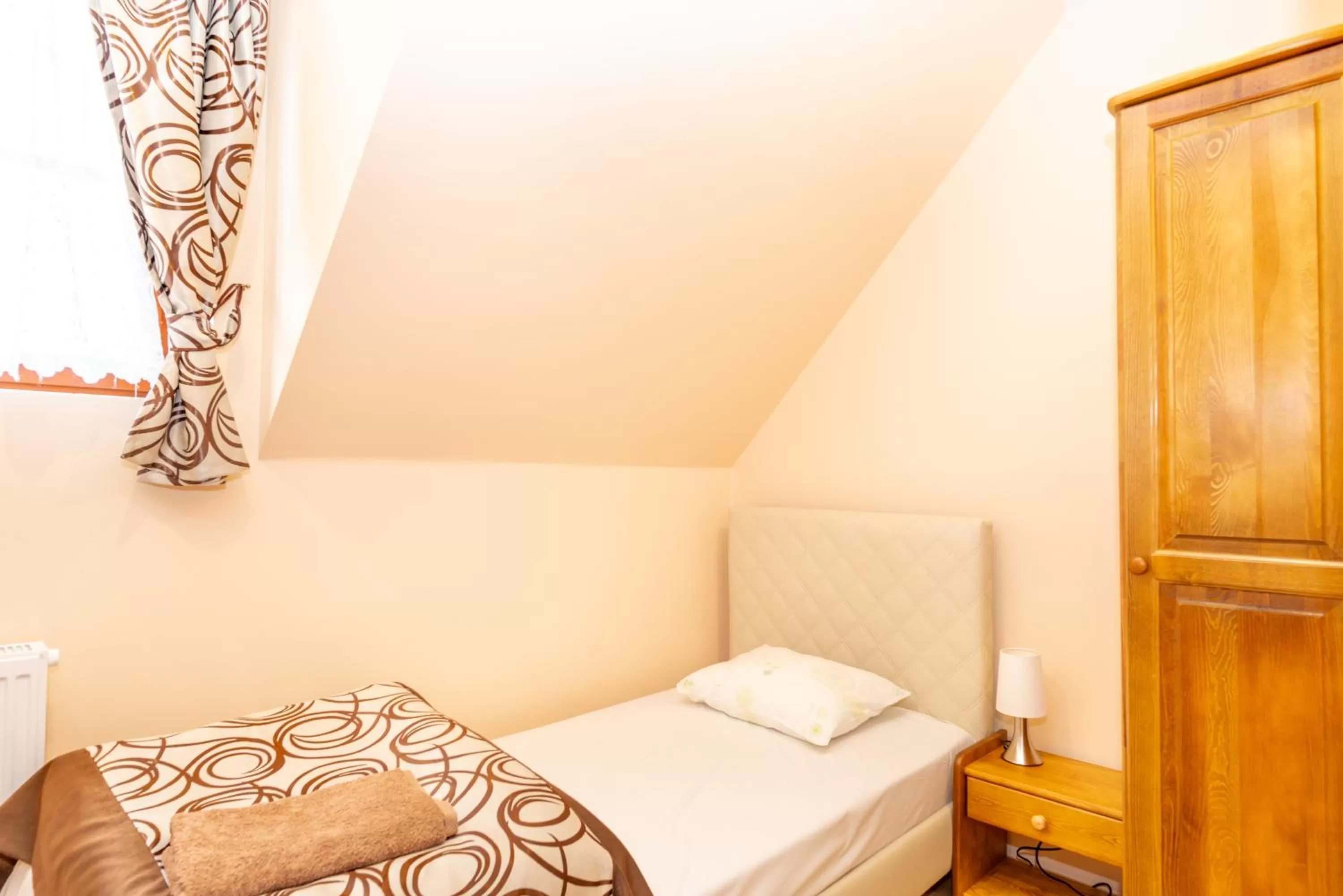 Bed in Gościniec Pięciu Stawów