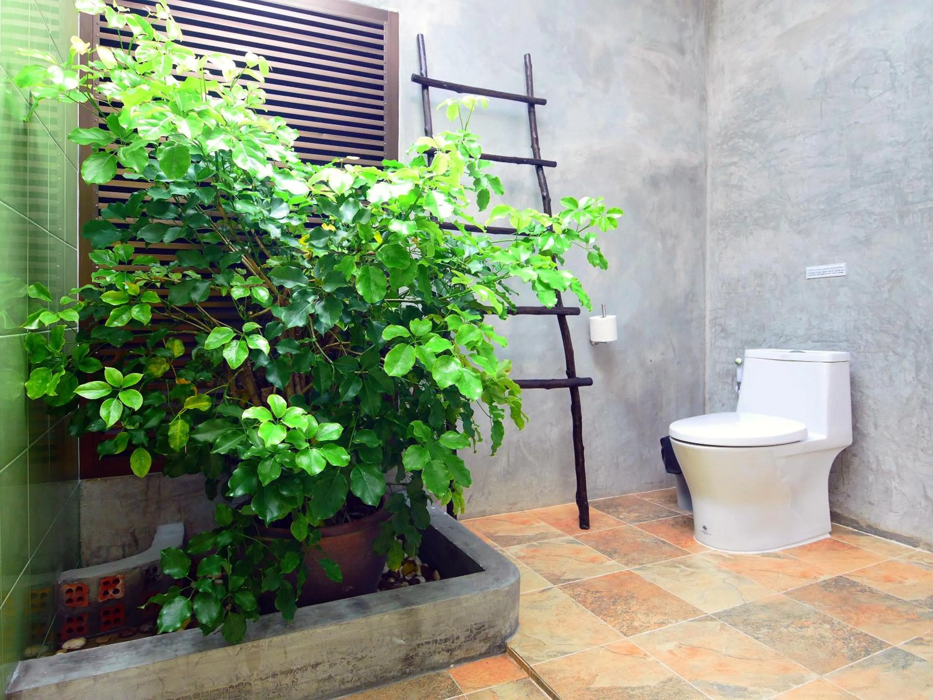 Bathroom in Forest Bungalows & Mama's Restaurant
