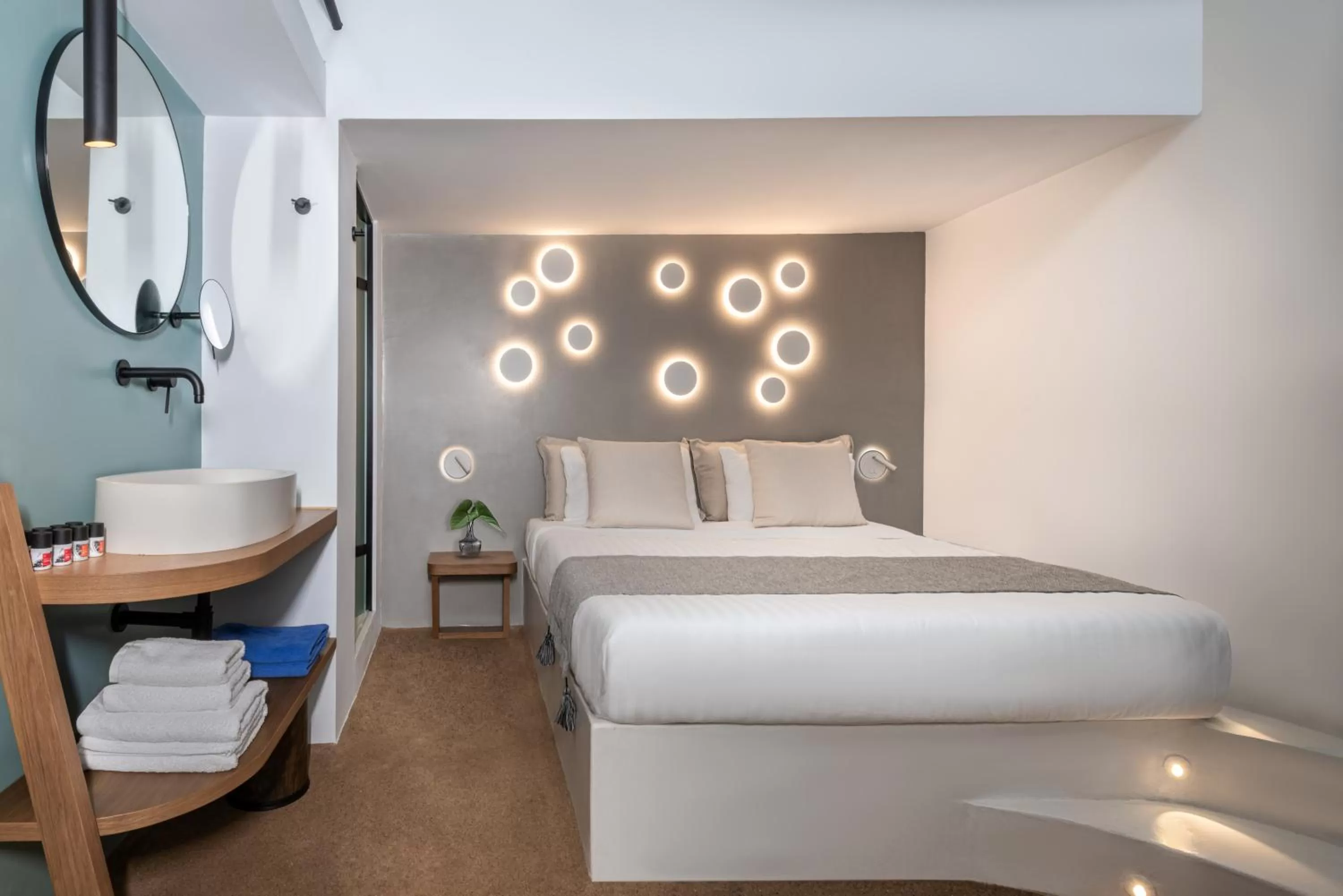 Photo of the whole room, Bed in Argo Boutique Hotel