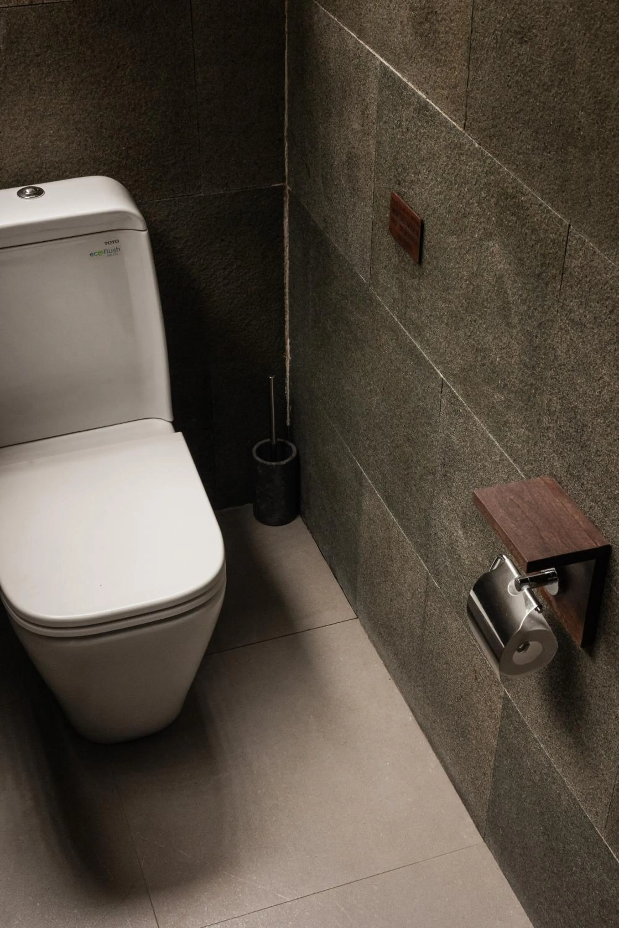 Toilet in Menjaga Bay