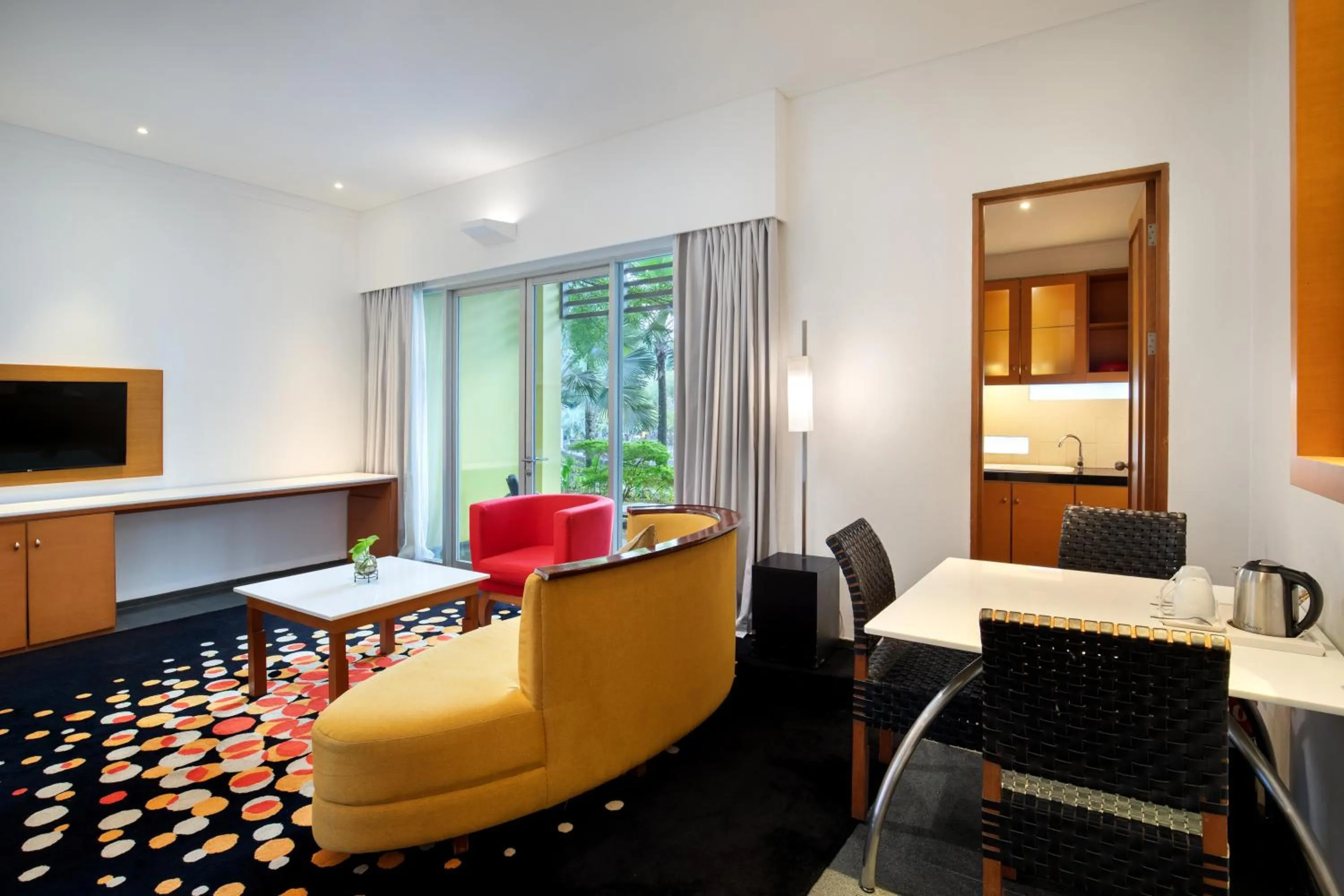 Living room in Novotel Palembang