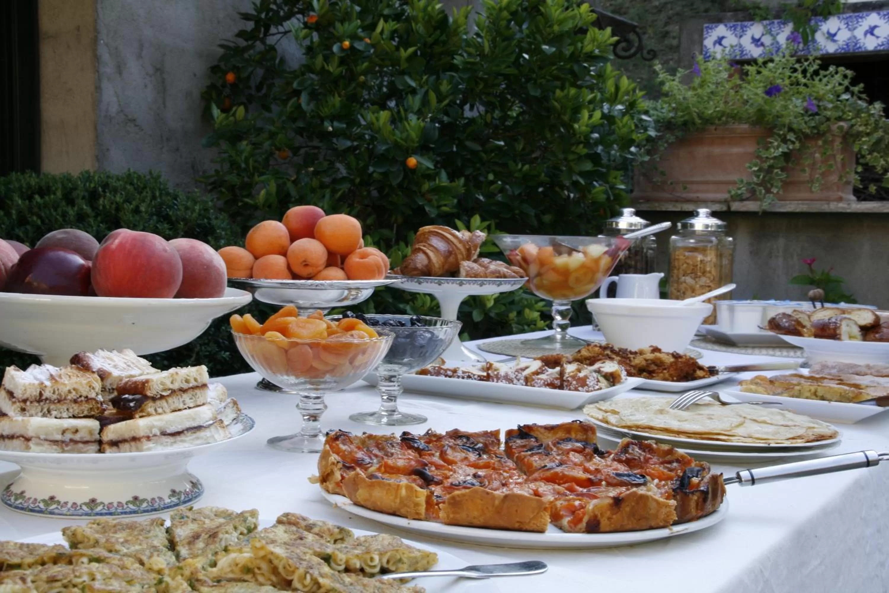 Food in La Maison sur la Colline