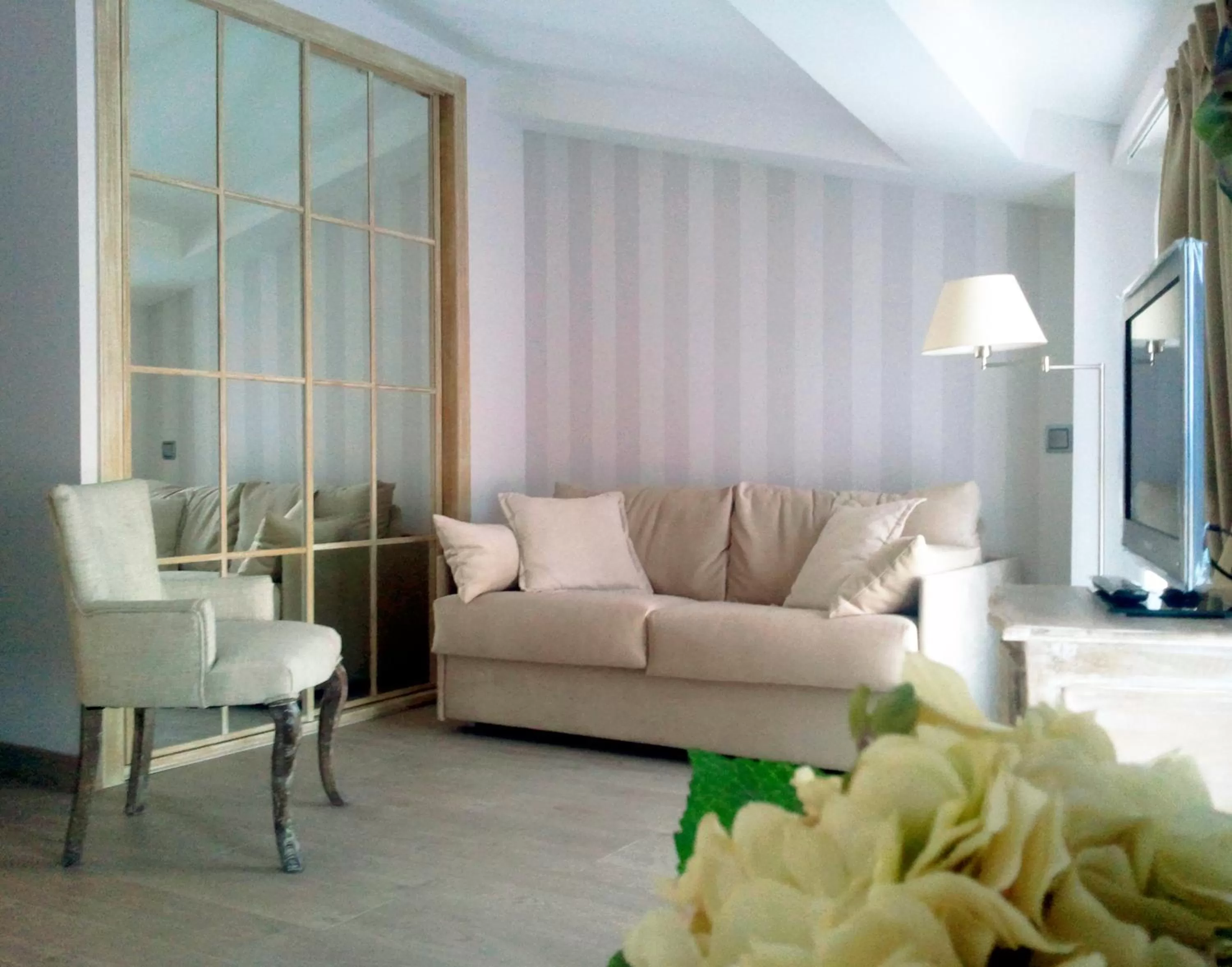 Seating area in Le Petit Boutique Hotel