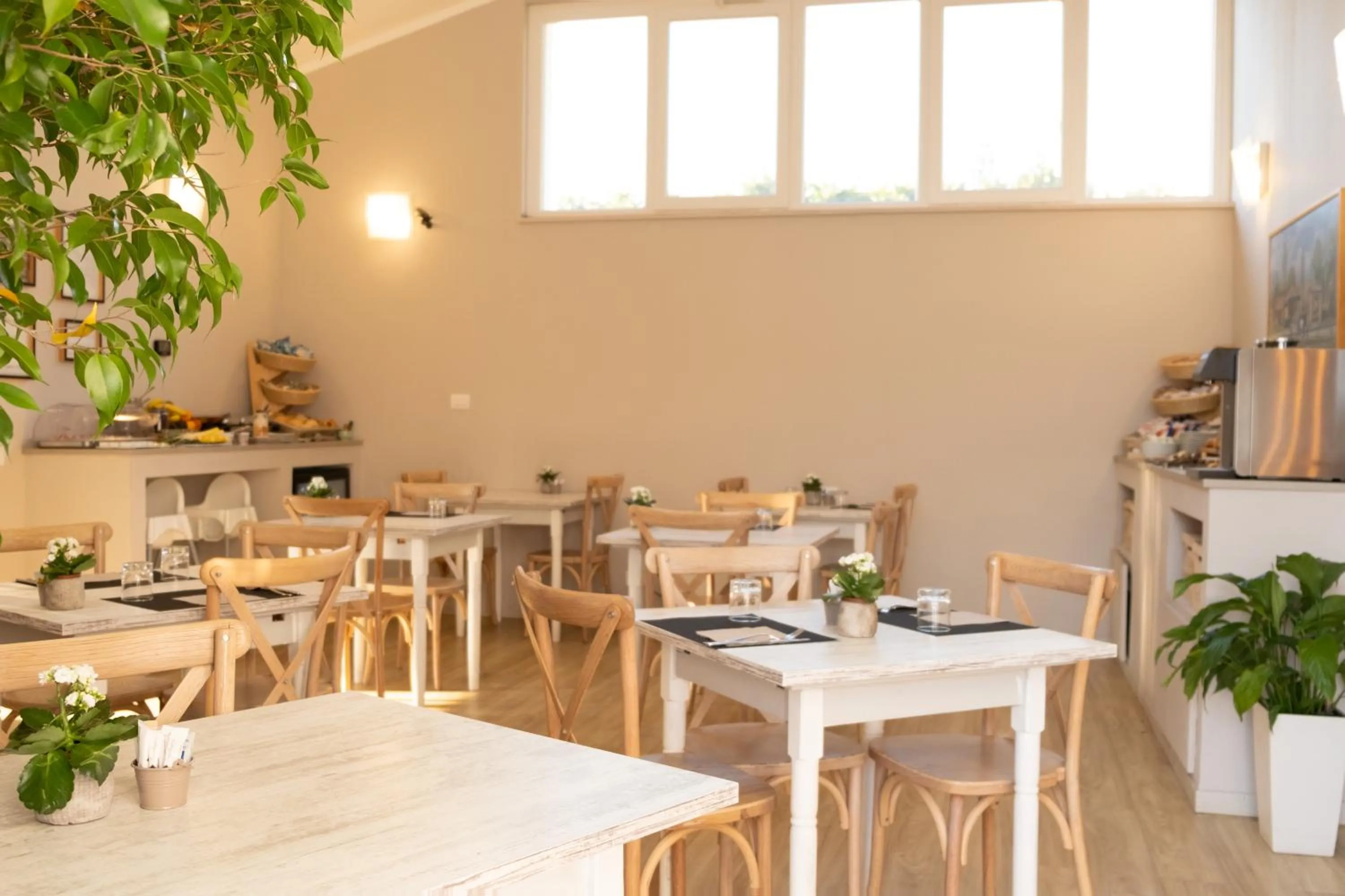 Breakfast in Hotel Motel 2000