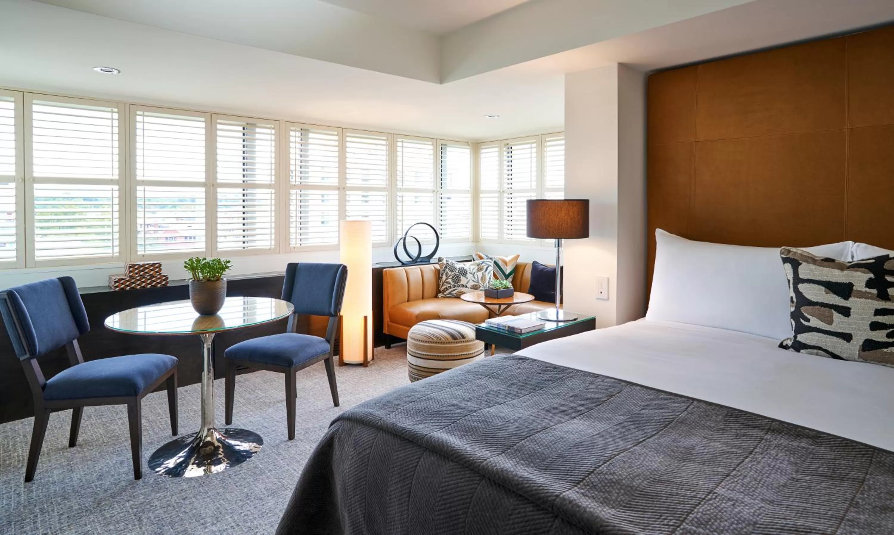 Photo of the whole room, Bed in The Dupont Circle Hotel