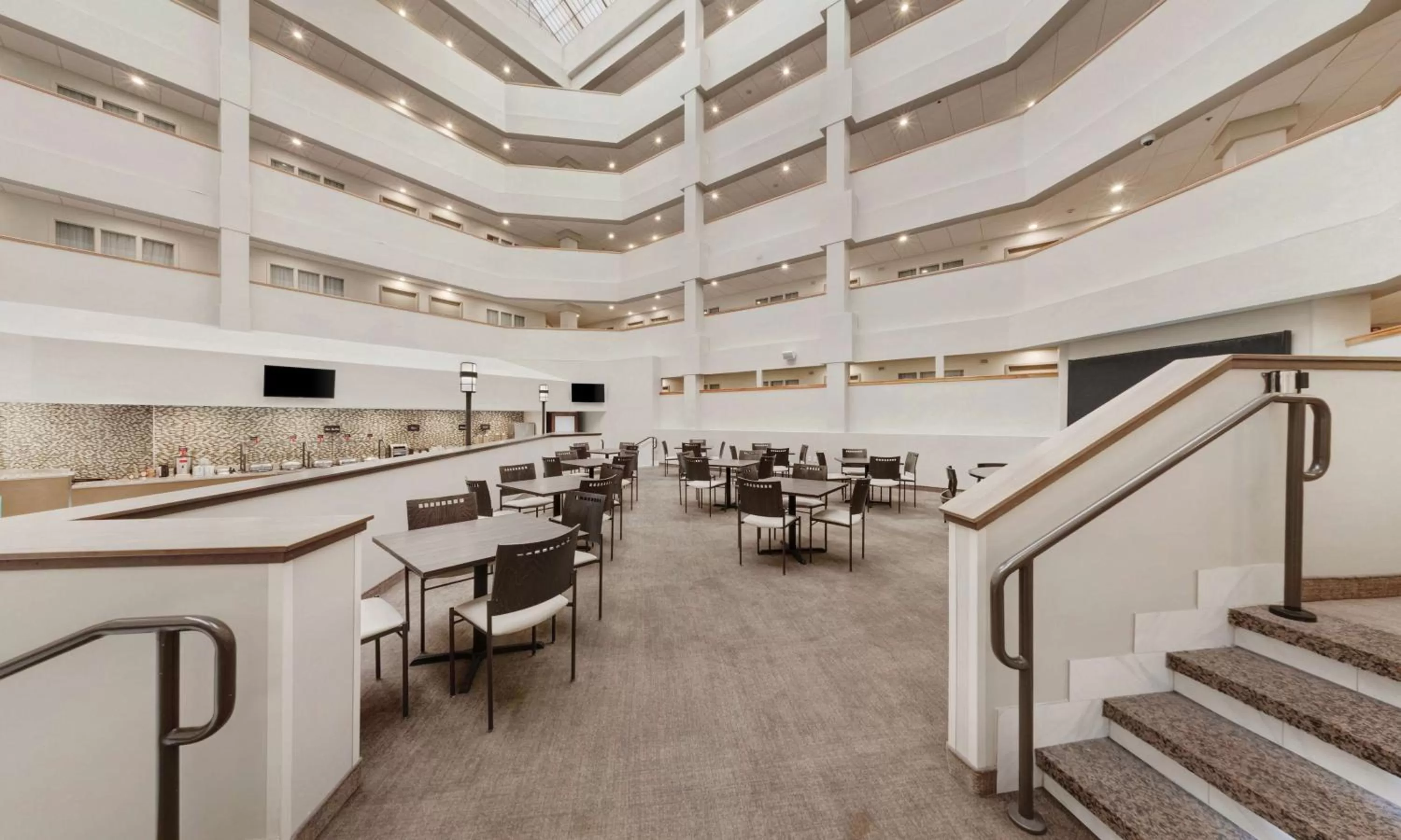 Breakfast in Embassy Suites by Hilton Milwaukee Brookfield